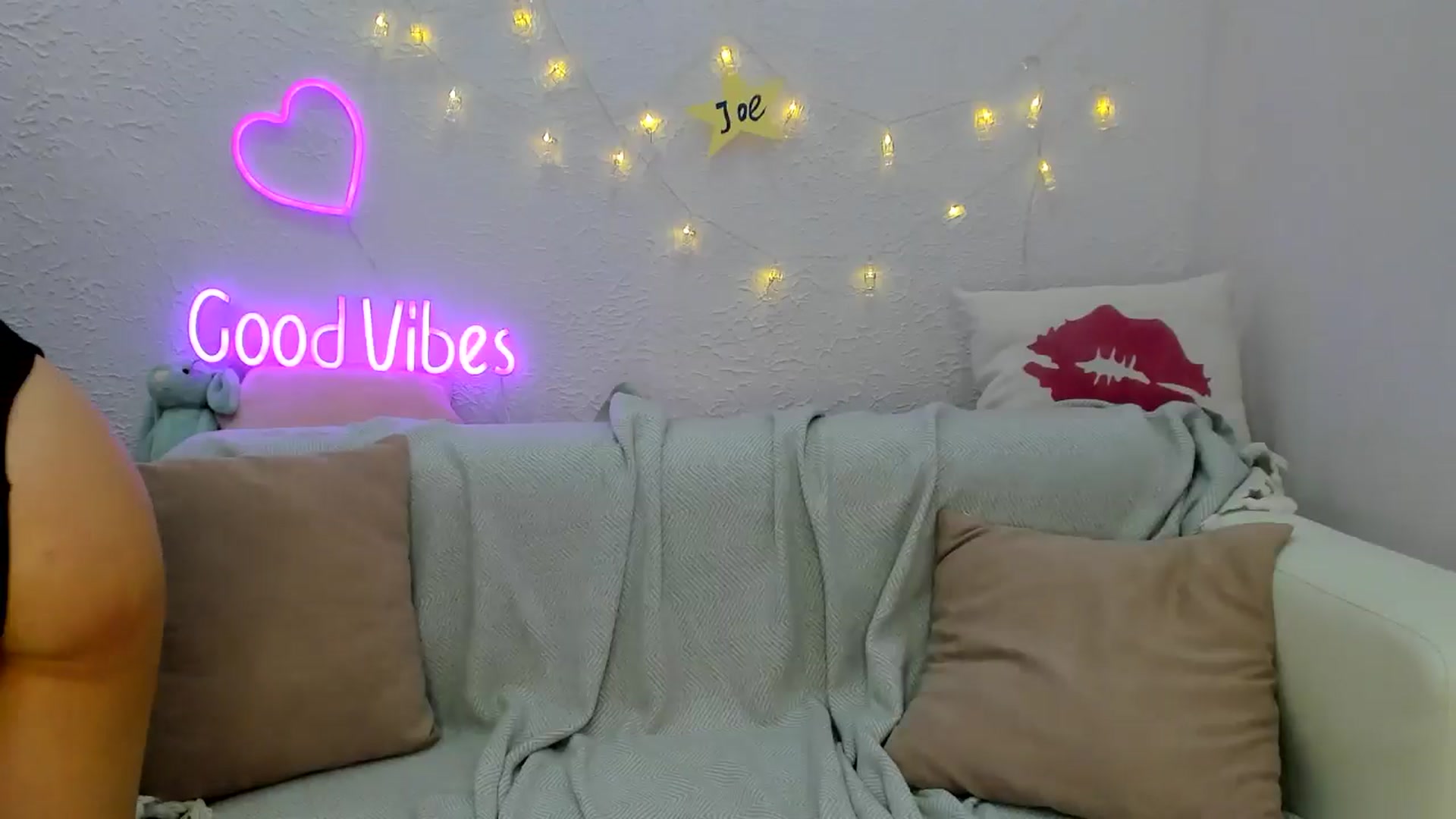 Gallery image thumbnail from Angel_Kristy's myfreecams stream on, 09/25/2024, 03:10 image 10 of 20
