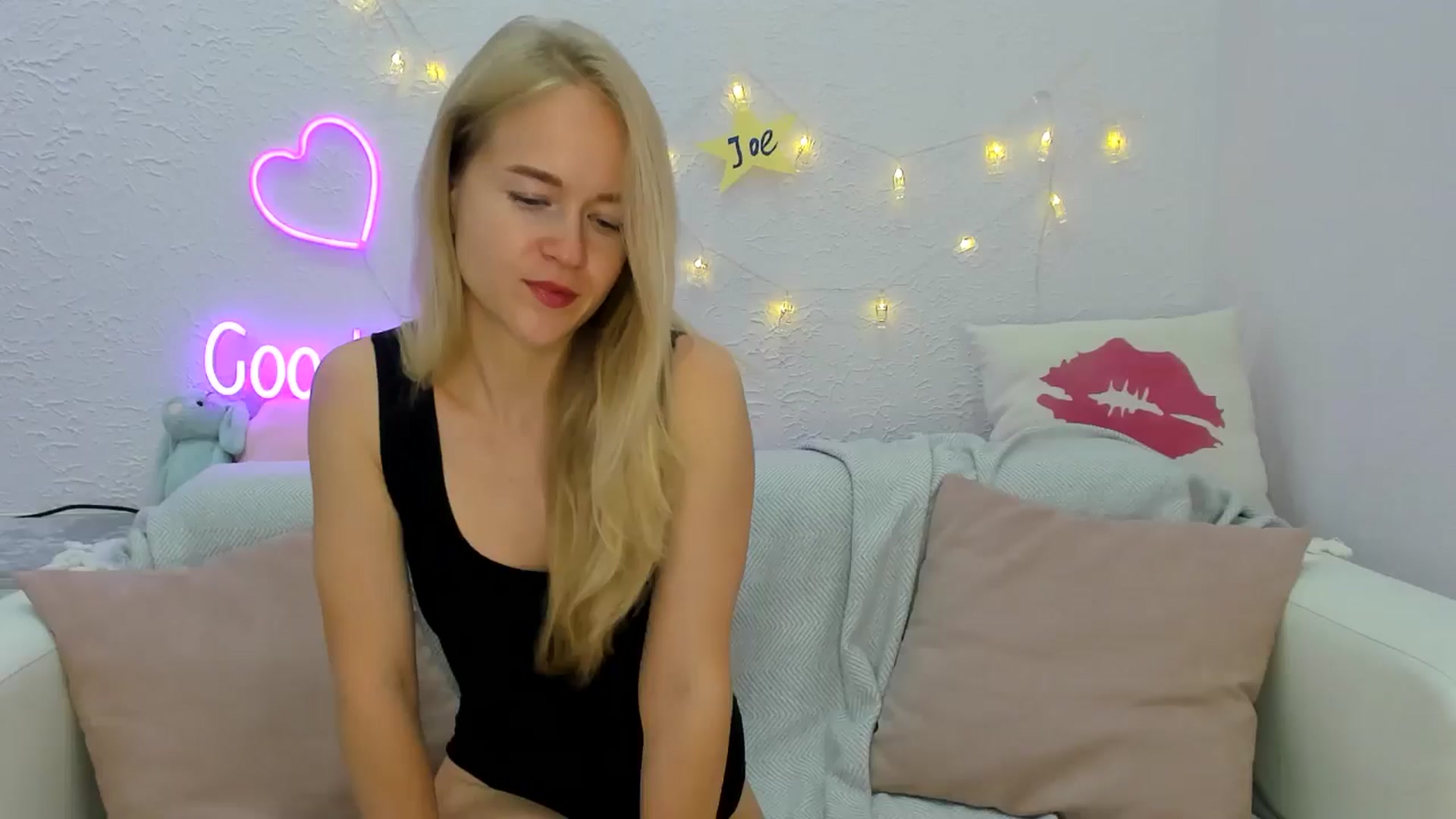 Gallery image thumbnail from Angel_Kristy's myfreecams stream on, 09/25/2024, 06:48 image 6 of 20