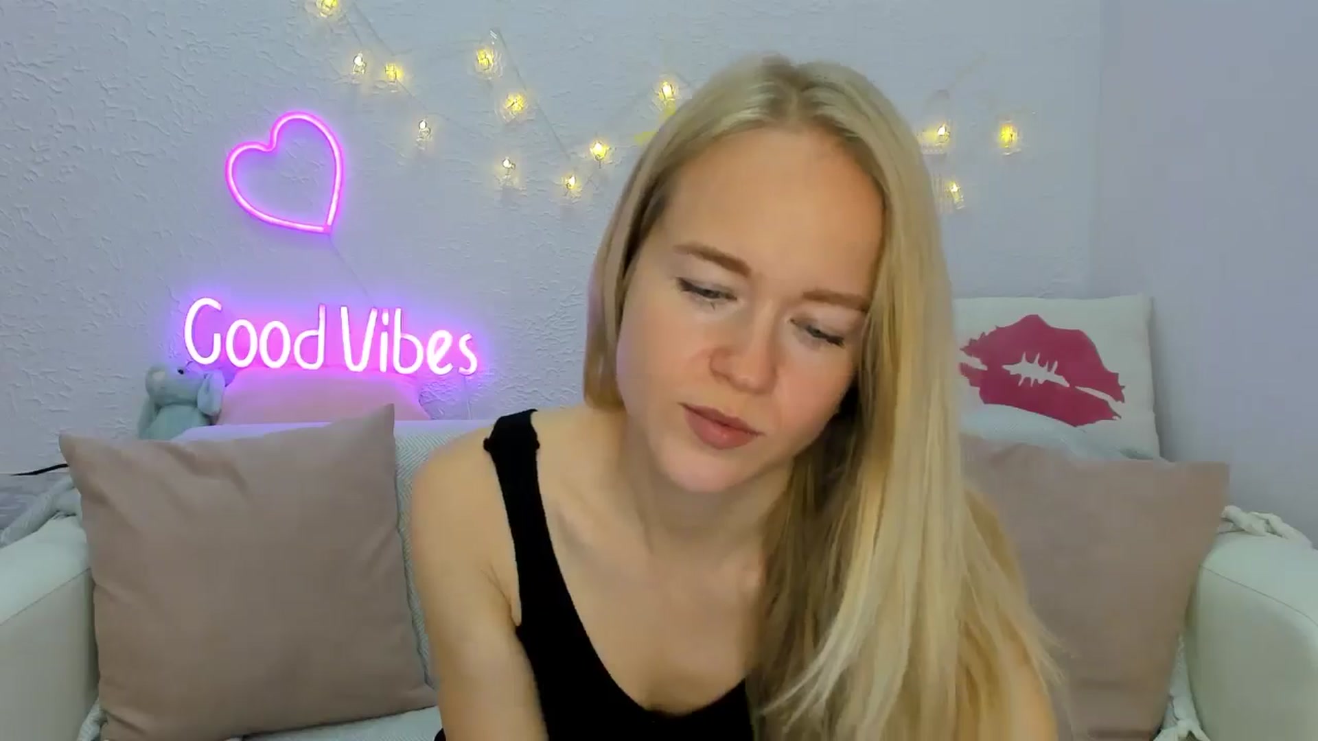 Gallery image thumbnail from Angel_Kristy's myfreecams stream on, 09/26/2024, 02:30 image 5 of 20