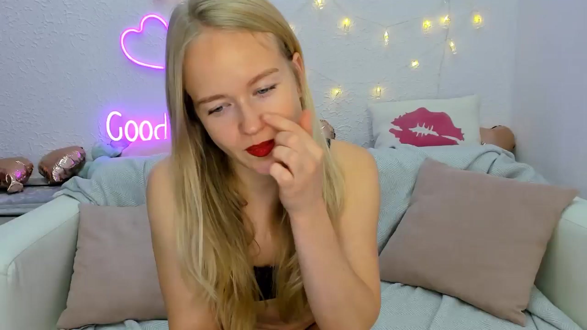 Gallery image thumbnail from Angel_Kristy's myfreecams stream on, 10/18/2024, 06:56 image 14 of 20