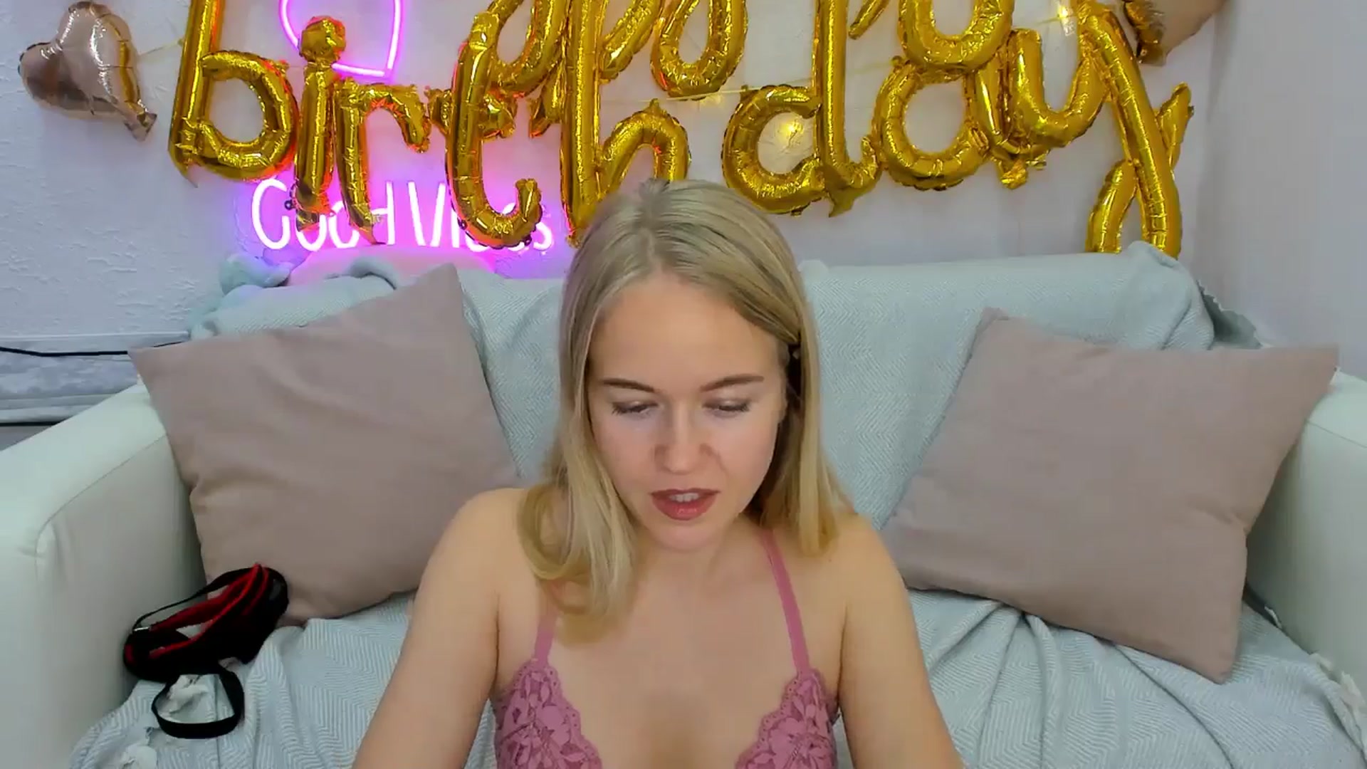 Gallery image thumbnail from Angel_Kristy's myfreecams stream on, 10/19/2024, 07:02 image 20 of 20