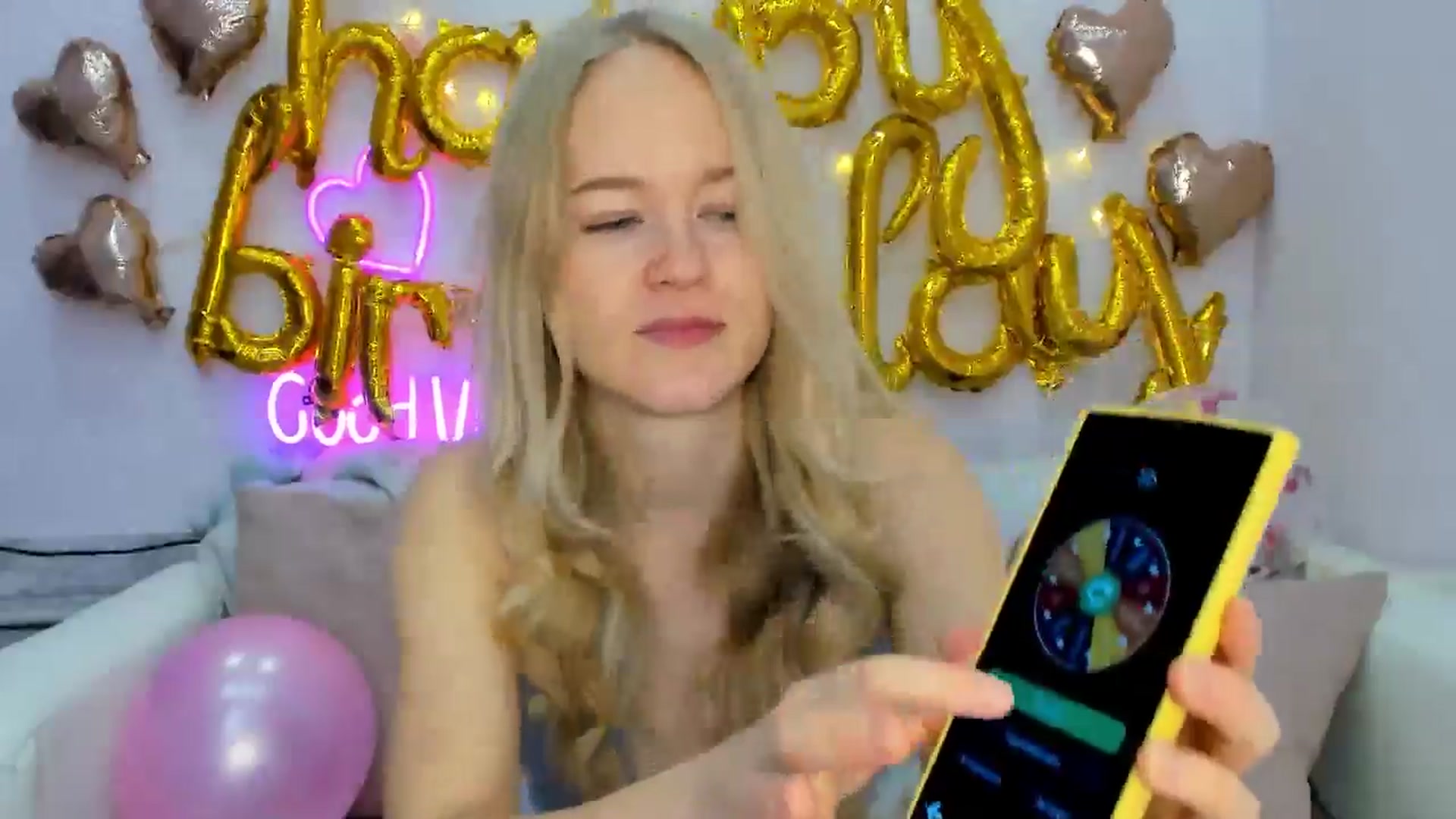 Gallery image thumbnail from Angel_Kristy's myfreecams stream on, 10/20/2024, 01:33 image 15 of 20