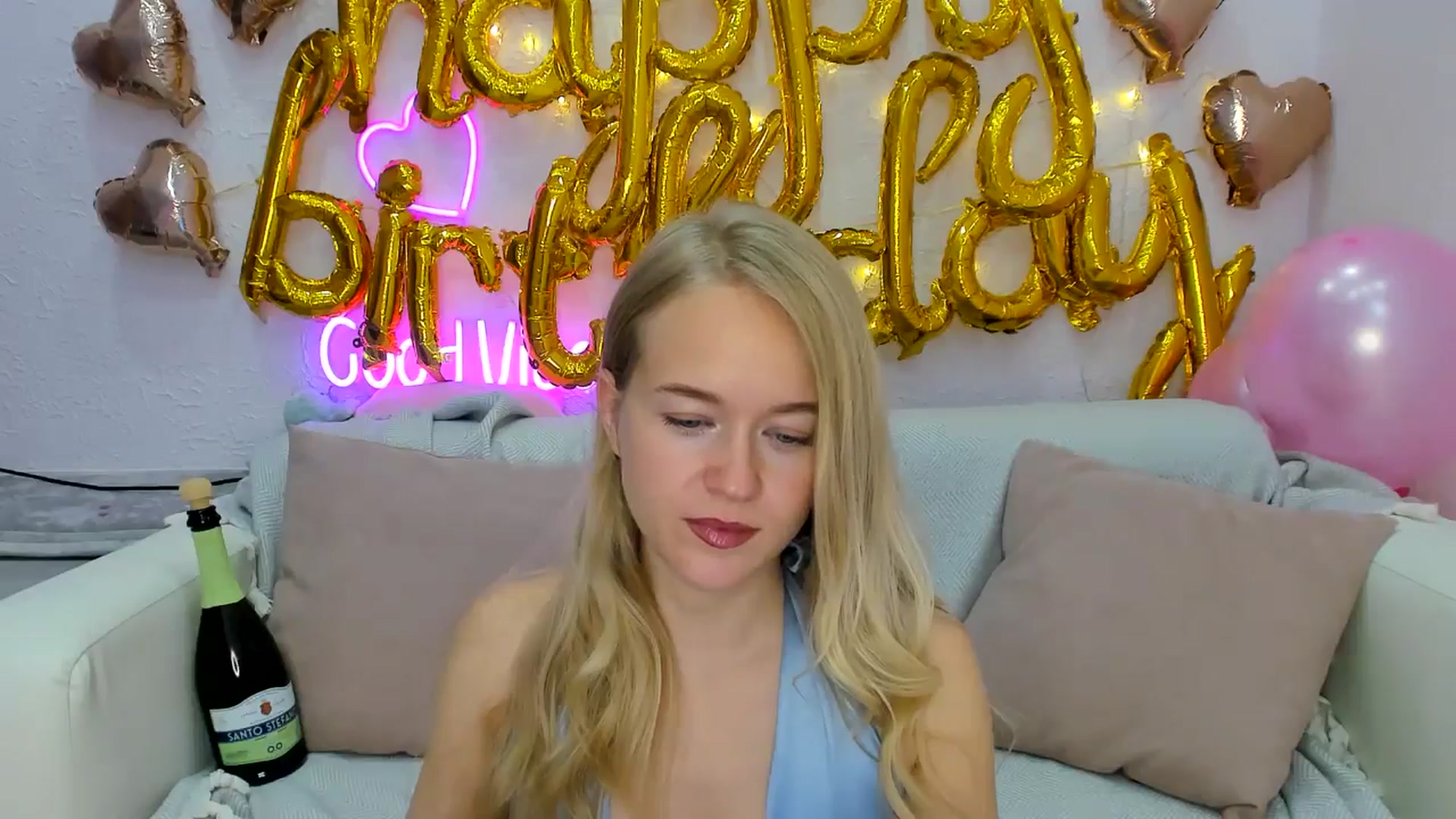 Gallery image thumbnail from Angel_Kristy's myfreecams stream on, 10/20/2024, 06:55 image 18 of 20