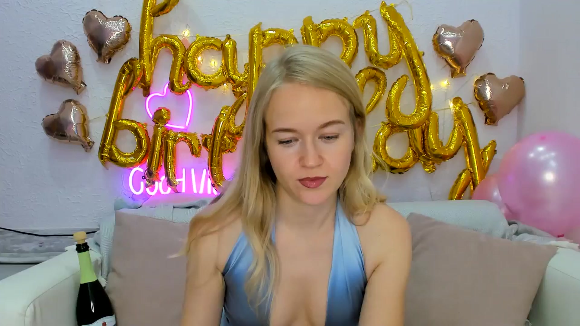 Gallery image thumbnail from Angel_Kristy's myfreecams stream on, 10/20/2024, 06:55 image 13 of 20