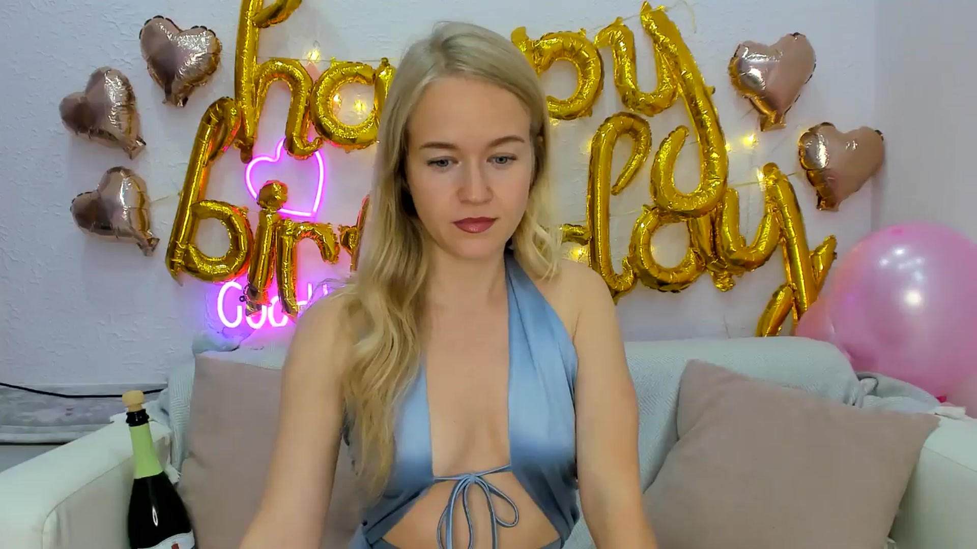 Gallery image thumbnail from Angel_Kristy's myfreecams stream on, 10/20/2024, 06:55 image 14 of 20