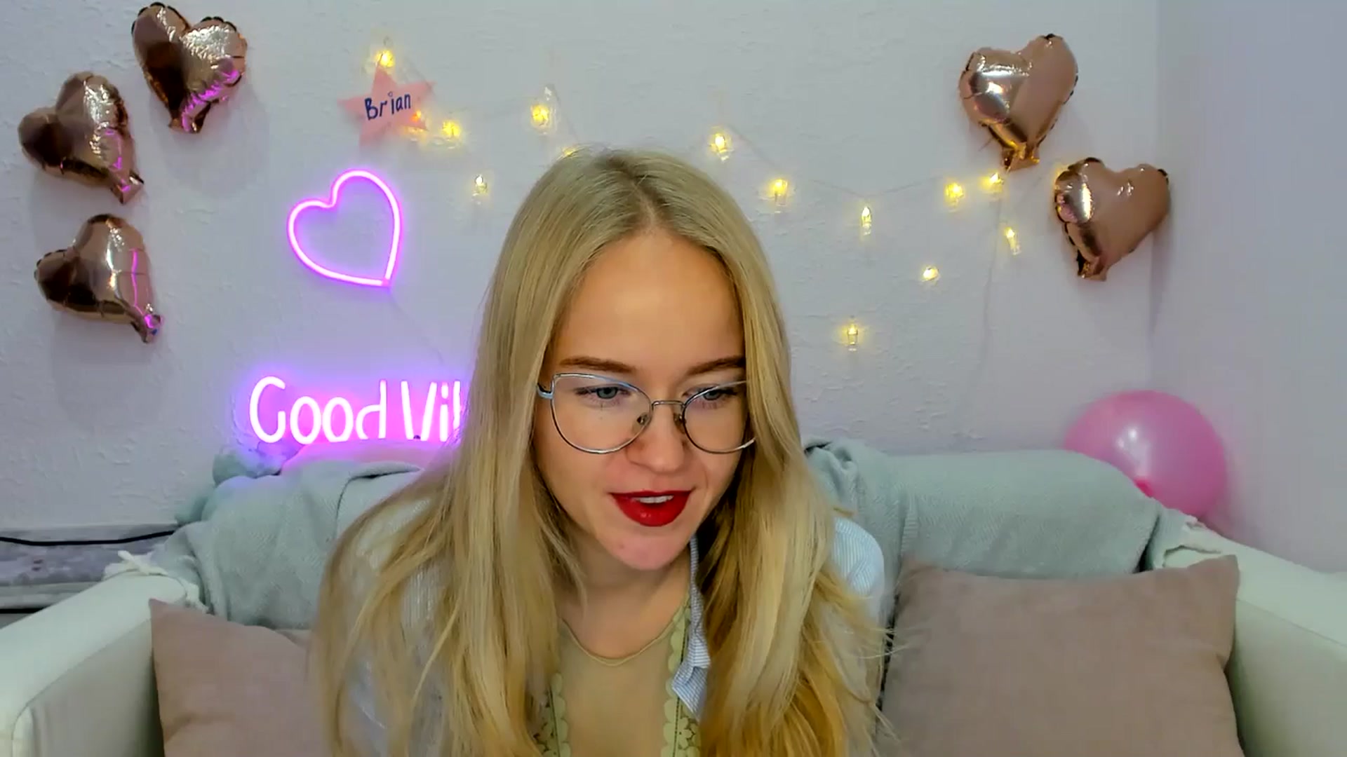 Gallery image thumbnail from Angel_Kristy's myfreecams stream on, 10/23/2024, 04:46 image 20 of 20