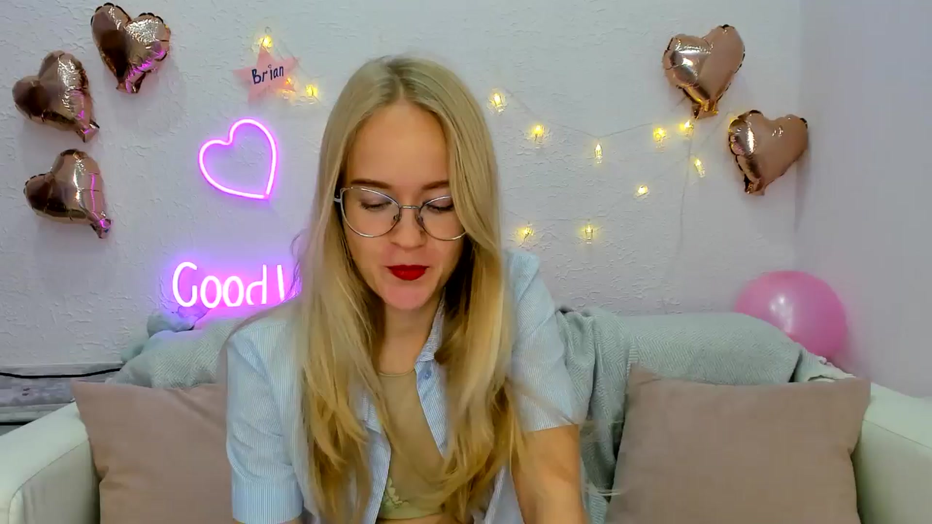 Gallery image thumbnail from Angel_Kristy's myfreecams stream on, 10/23/2024, 04:46 image 6 of 20