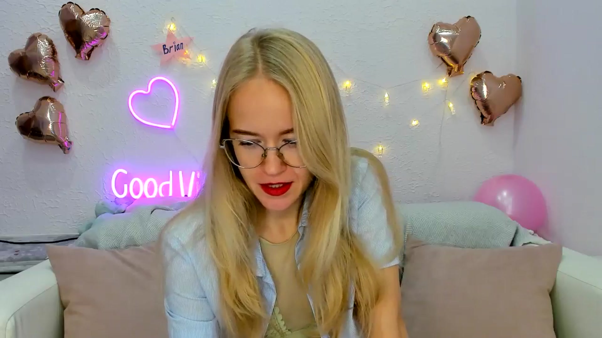Gallery image thumbnail from Angel_Kristy's myfreecams stream on, 10/23/2024, 04:46 image 2 of 20