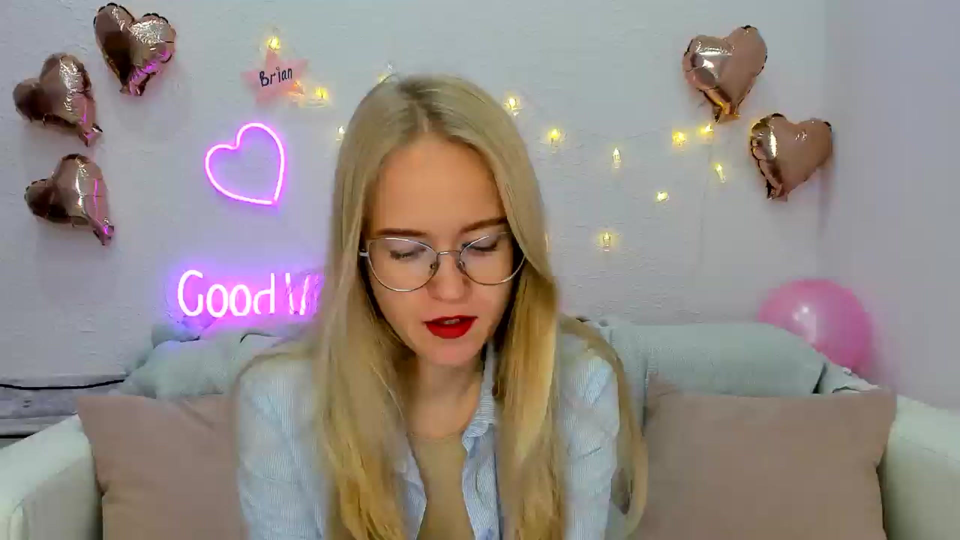 Gallery image thumbnail from Angel_Kristy's myfreecams stream on, 10/23/2024, 04:46 image 3 of 20