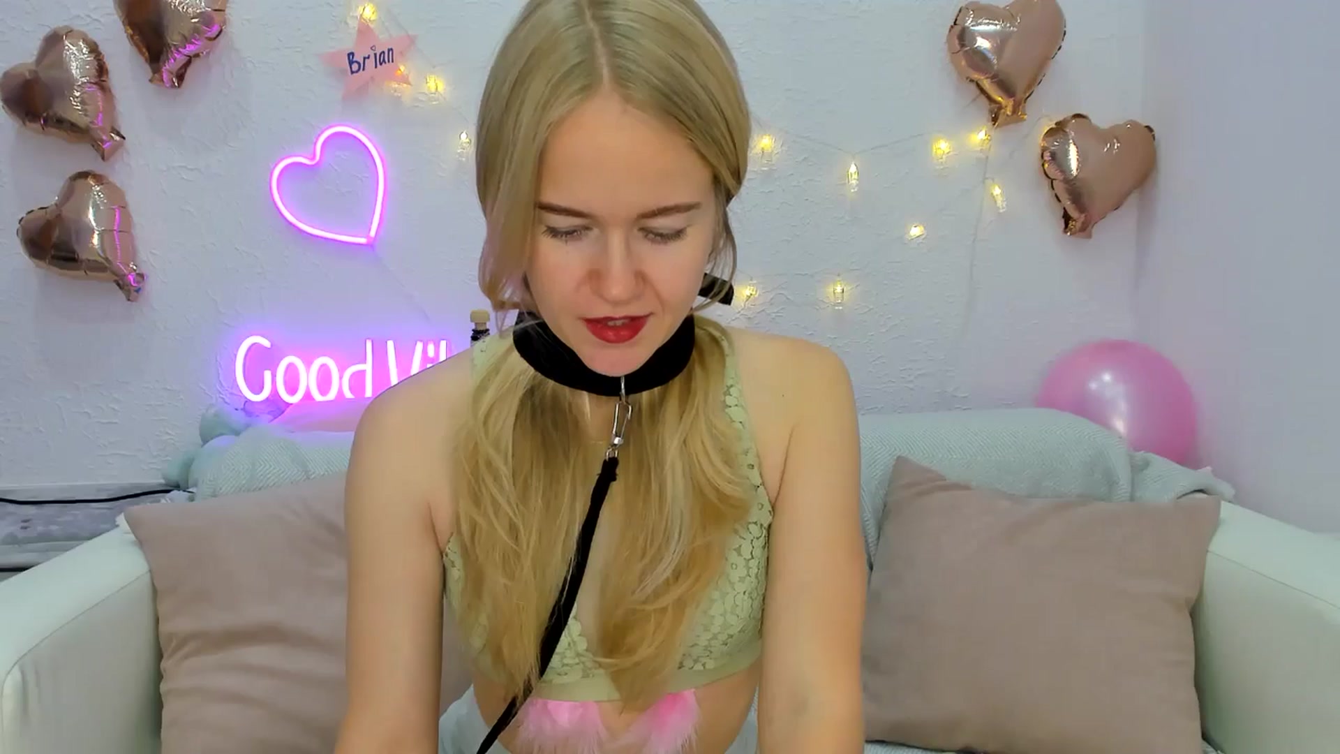 Gallery image thumbnail from Angel_Kristy's myfreecams stream on, 10/23/2024, 06:07 image 8 of 20