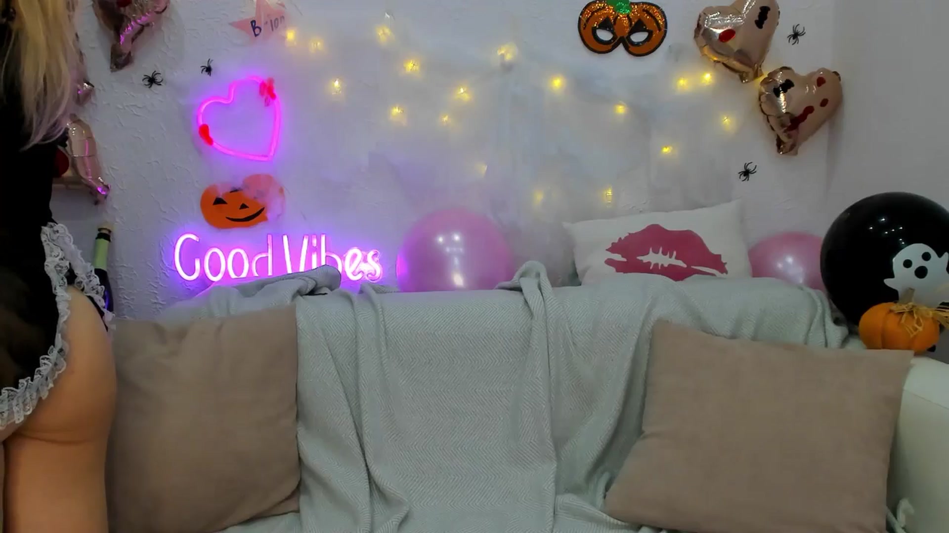Gallery image thumbnail from Angel_Kristy's myfreecams stream on, 10/24/2024, 06:49 image 18 of 20