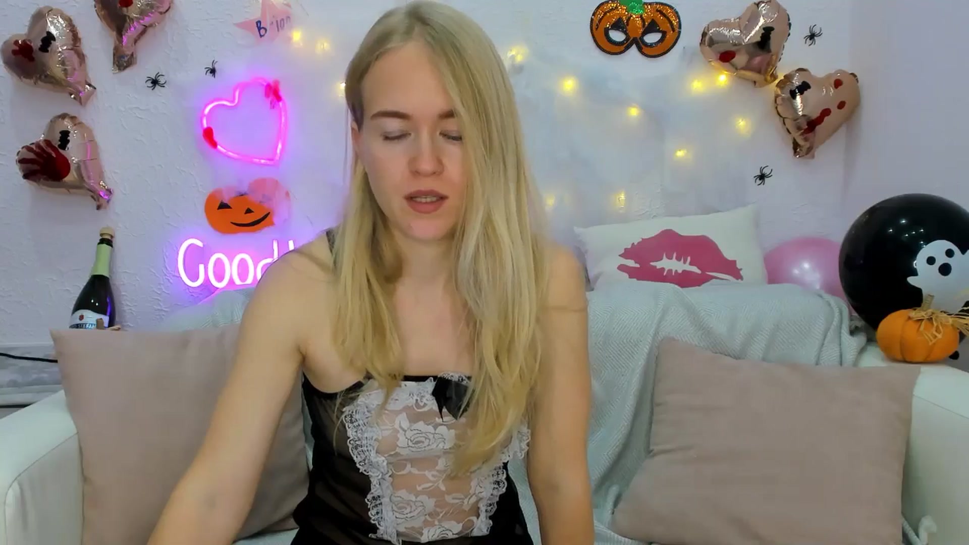 Gallery image thumbnail from Angel_Kristy's myfreecams stream on, 10/24/2024, 06:49 image 20 of 20