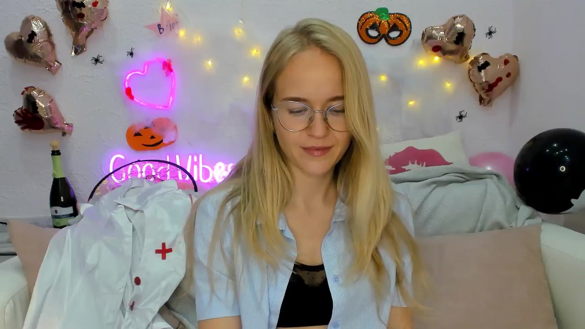 Gallery image thumbnail from Angel_Kristy's myfreecams stream on, 10/28/2024, 07:01 image 14 of 20