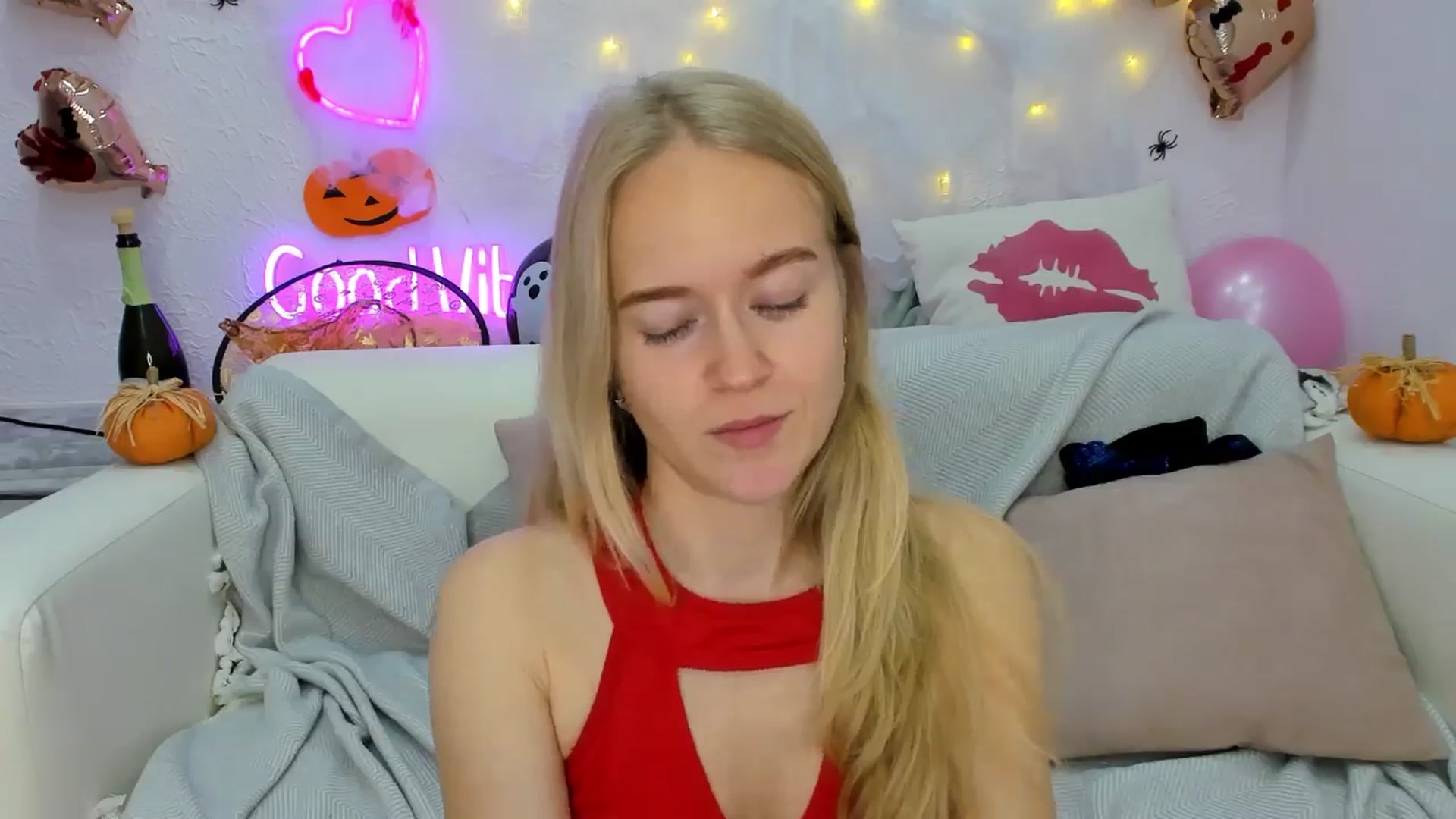 Gallery image thumbnail from Angel_Kristy's myfreecams stream on, 10/29/2024, 03:00 image 15 of 20