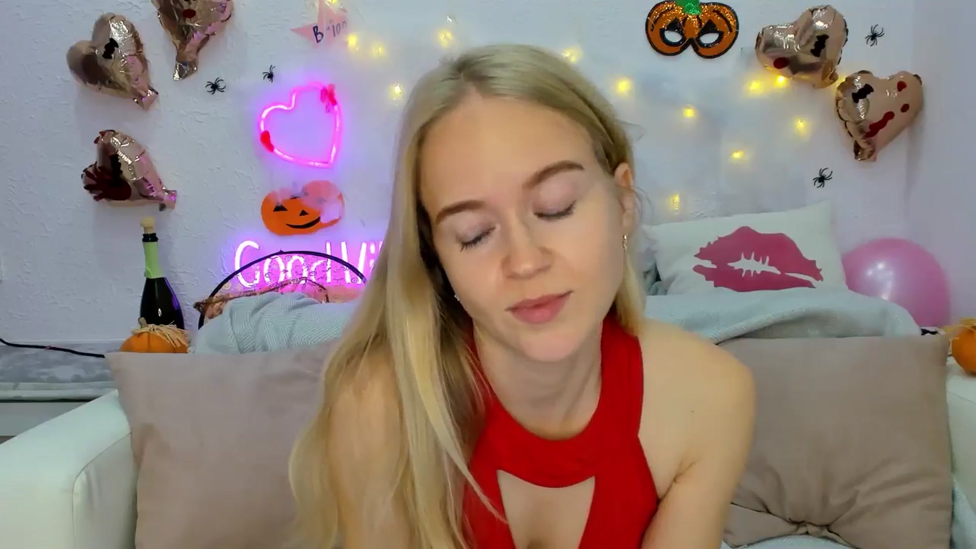 Gallery image thumbnail from Angel_Kristy's myfreecams stream on, 10/29/2024, 03:00 image 20 of 20