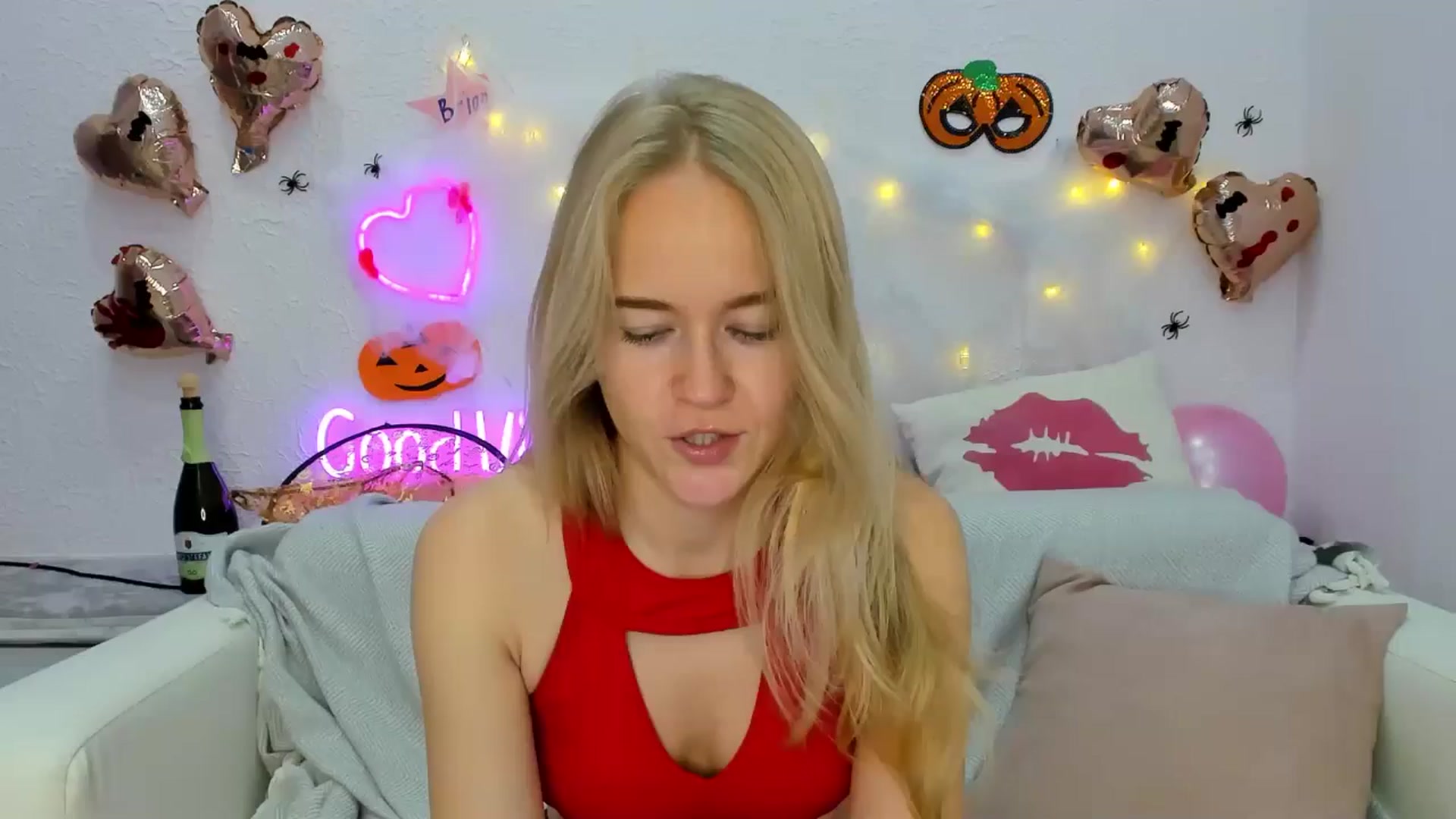 Gallery image thumbnail from Angel_Kristy's myfreecams stream on, 10/29/2024, 05:25 image 1 of 20