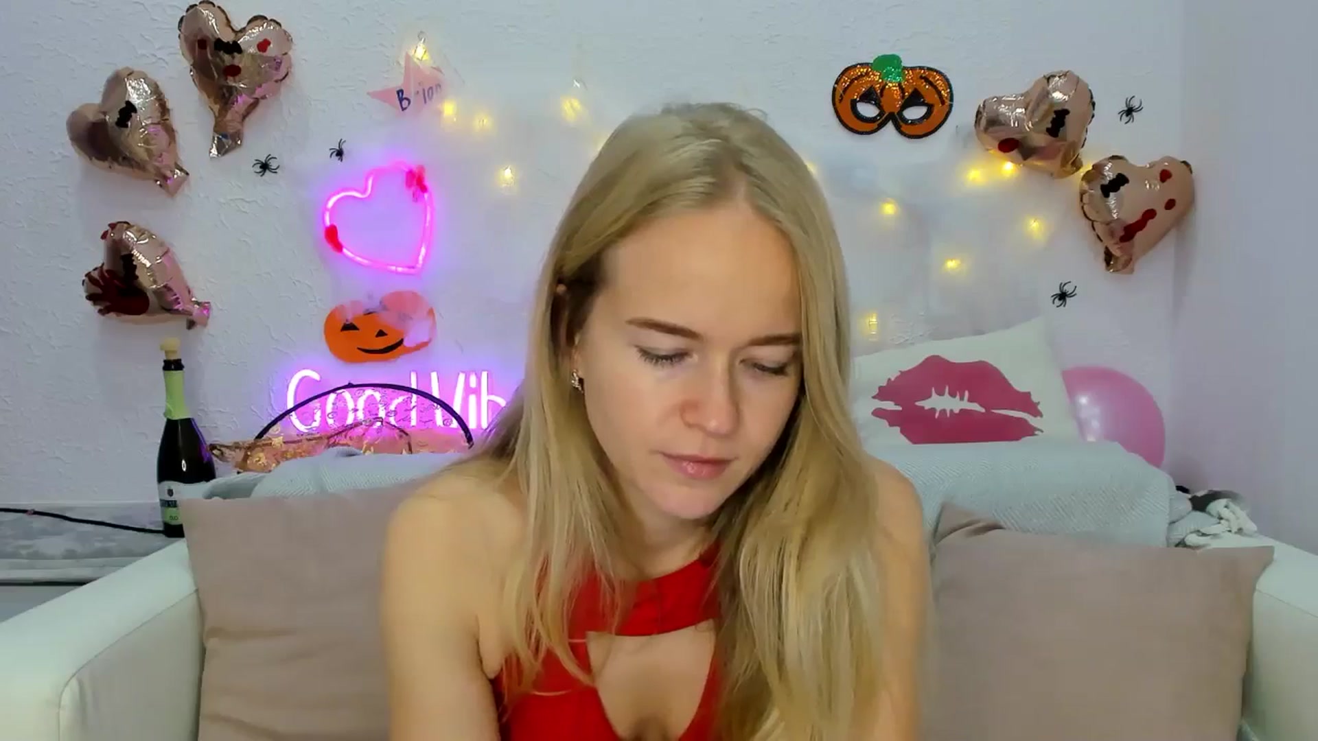 Gallery image thumbnail from Angel_Kristy's myfreecams stream on, 10/29/2024, 05:25 image 4 of 20
