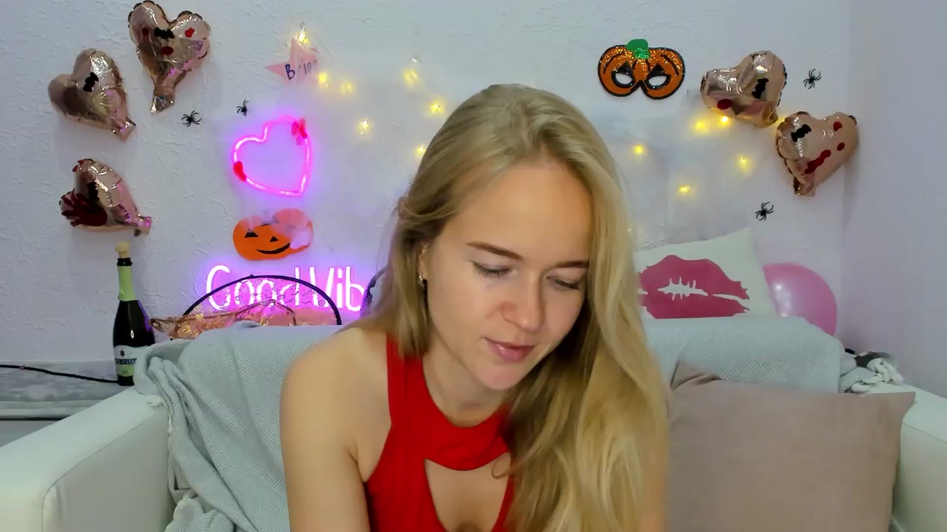 Gallery image thumbnail from Angel_Kristy's myfreecams stream on, 10/29/2024, 05:25 image 6 of 20