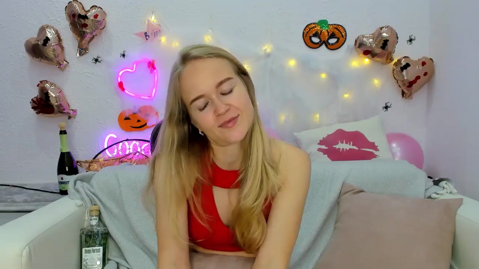 Gallery image thumbnail from Angel_Kristy's myfreecams stream on, 10/29/2024, 05:25 image 10 of 20