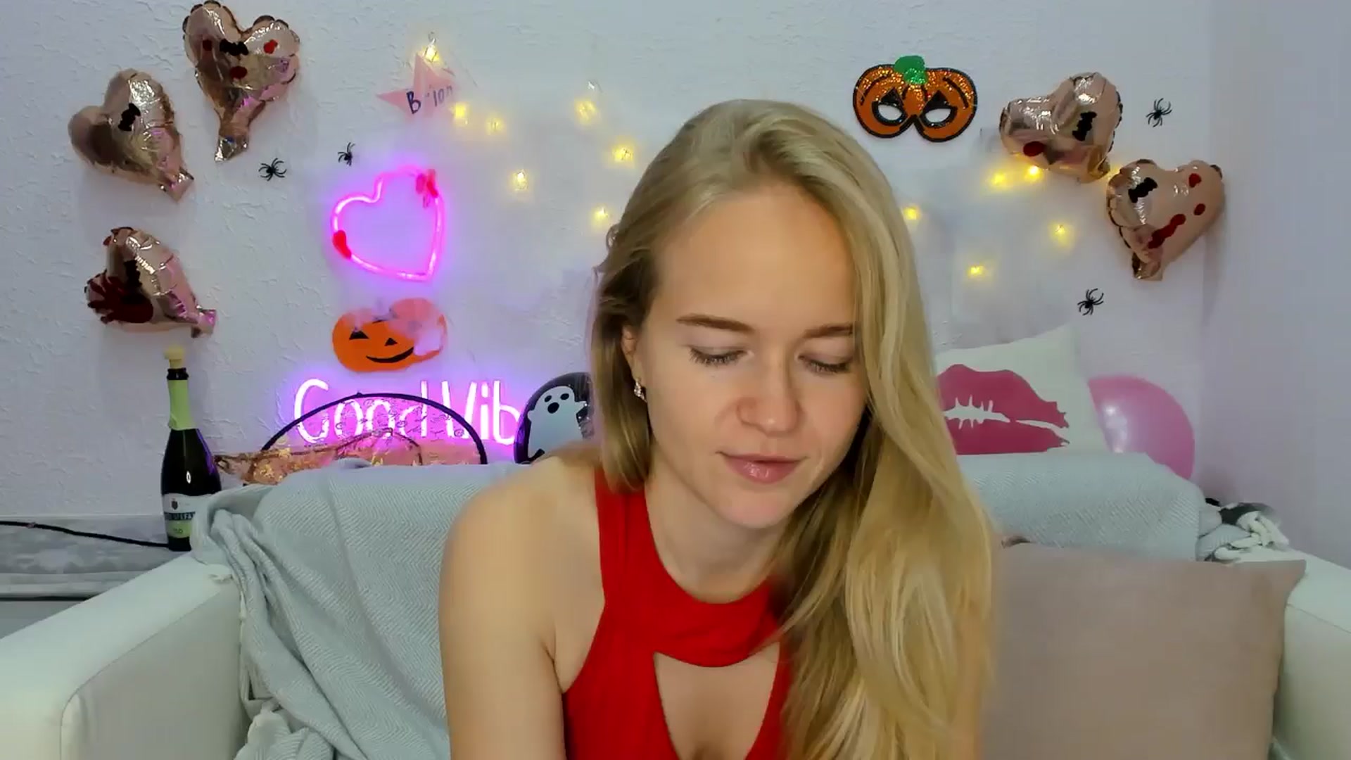 Gallery image thumbnail from Angel_Kristy's myfreecams stream on, 10/29/2024, 05:25 image 5 of 20