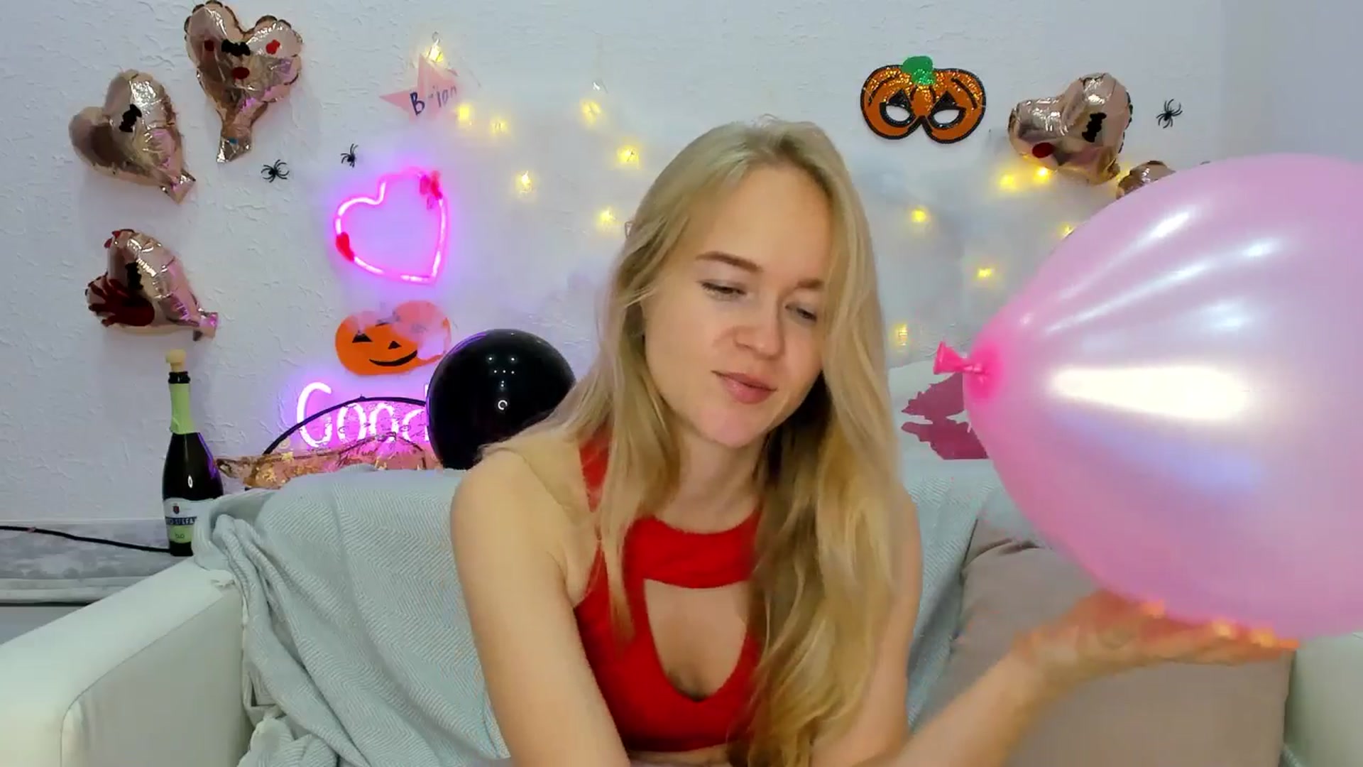 Gallery image thumbnail from Angel_Kristy's myfreecams stream on, 10/29/2024, 05:25 image 8 of 20