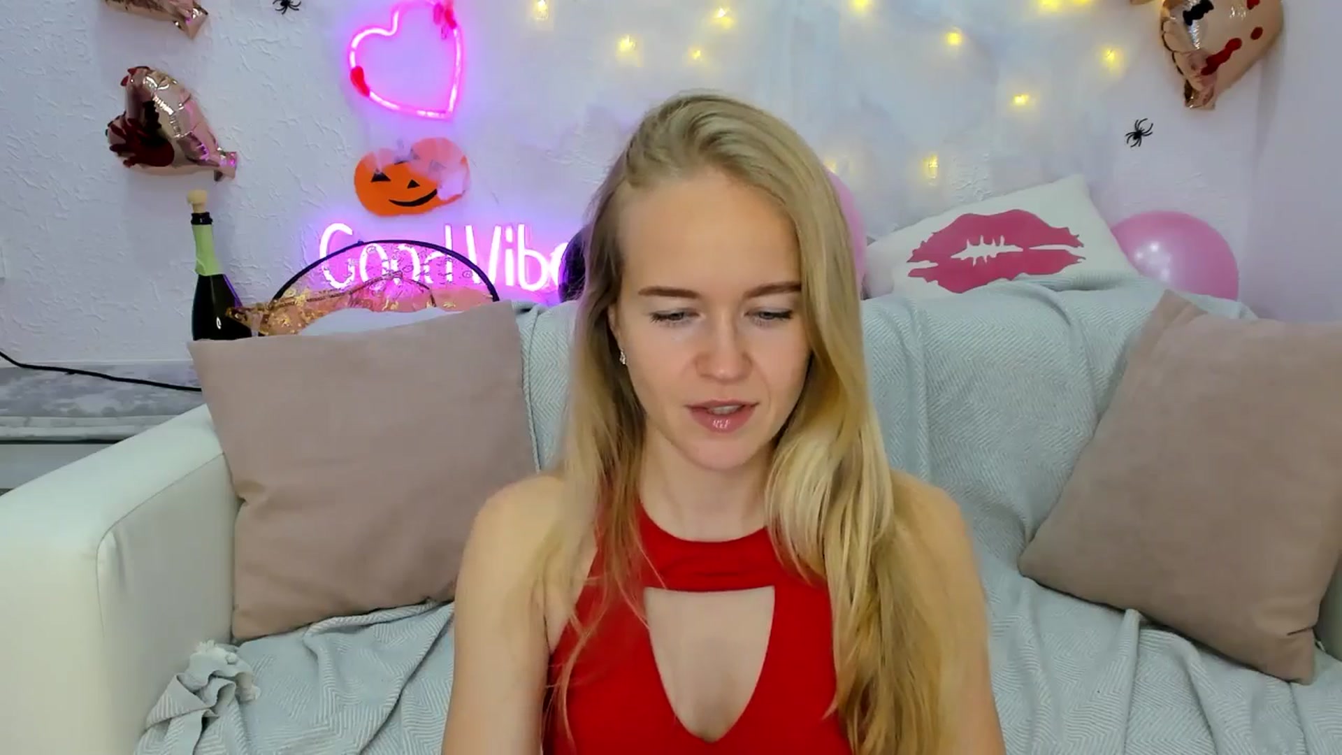 Gallery image thumbnail from Angel_Kristy's myfreecams stream on, 10/29/2024, 07:03 image 3 of 20