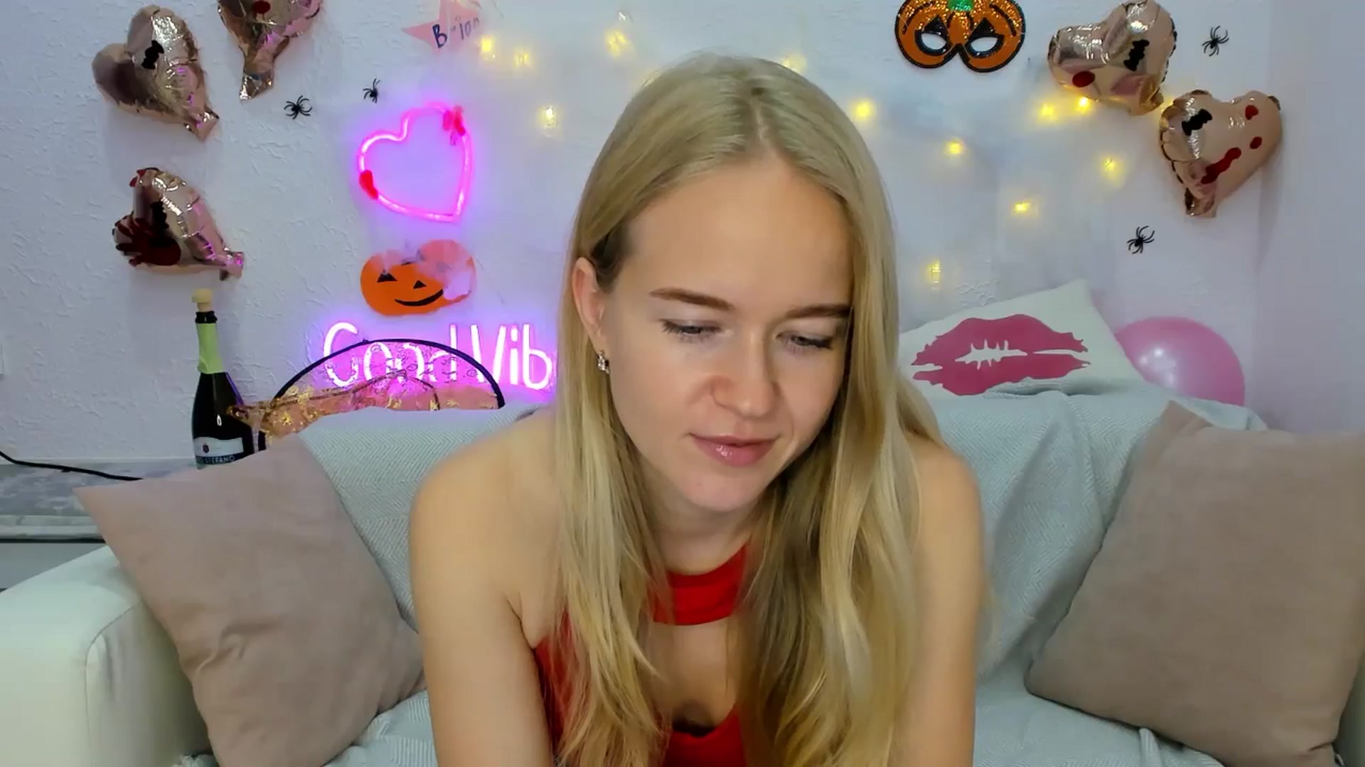 Gallery image thumbnail from Angel_Kristy's myfreecams stream on, 10/29/2024, 07:03 image 14 of 20