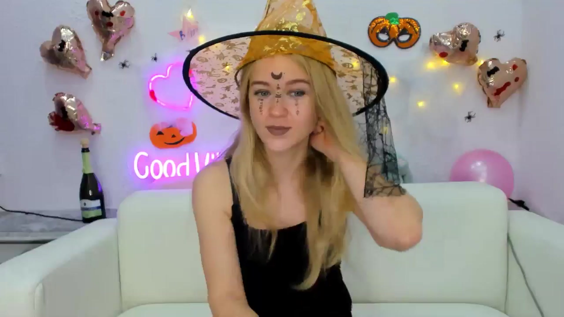 Gallery image thumbnail from Angel_Kristy's myfreecams stream on, 11/01/2024, 01:45 image 9 of 20