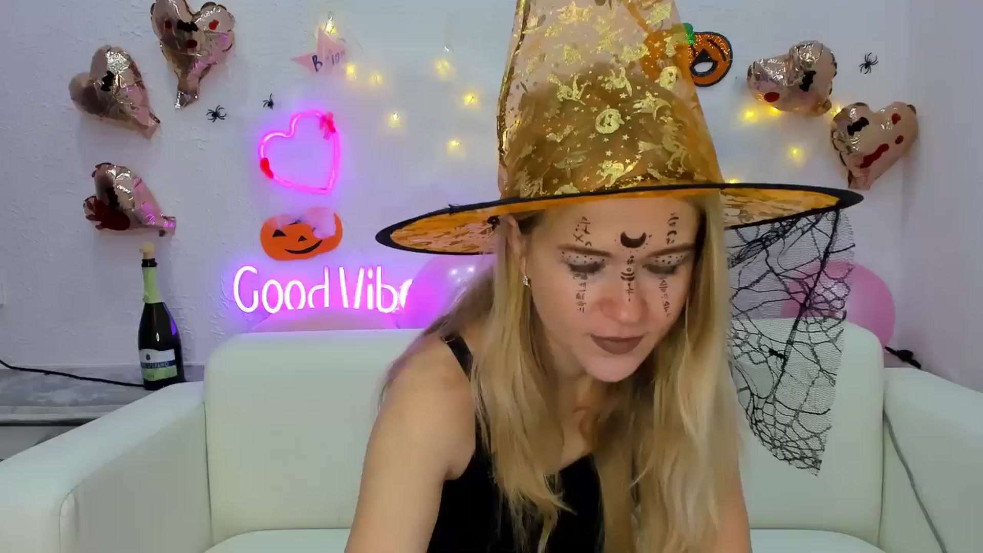 Gallery image thumbnail from Angel_Kristy's myfreecams stream on, 11/01/2024, 01:45 image 13 of 20