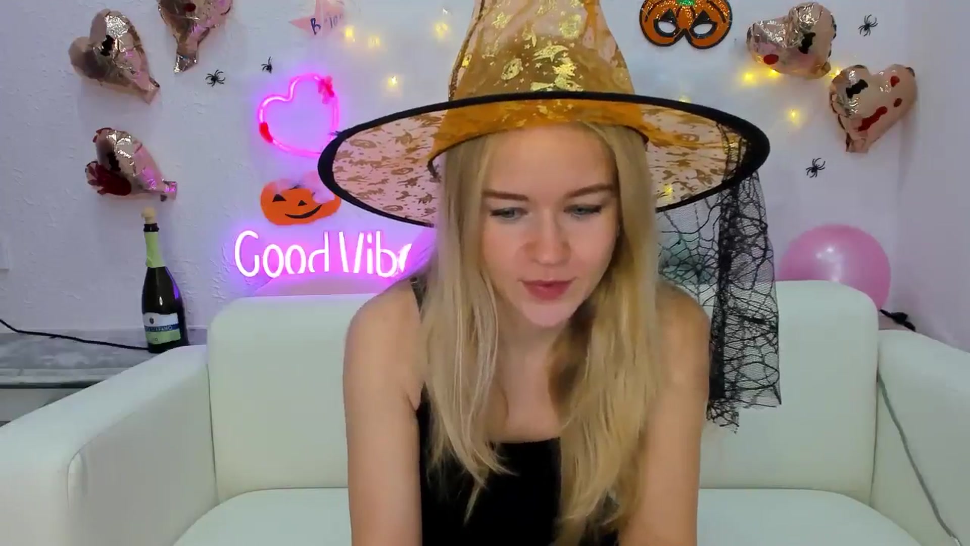 Gallery image thumbnail from Angel_Kristy's myfreecams stream on, 11/01/2024, 01:45 image 2 of 20