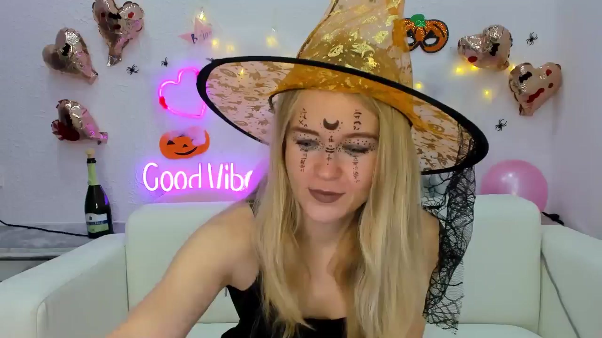 Gallery image thumbnail from Angel_Kristy's myfreecams stream on, 11/01/2024, 01:45 image 15 of 20