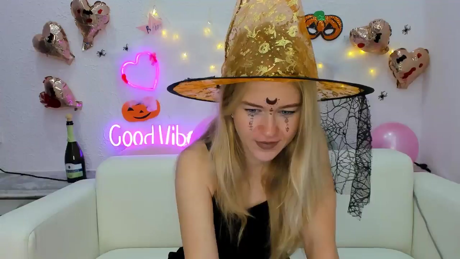 Gallery image thumbnail from Angel_Kristy's myfreecams stream on, 11/01/2024, 01:45 image 8 of 20