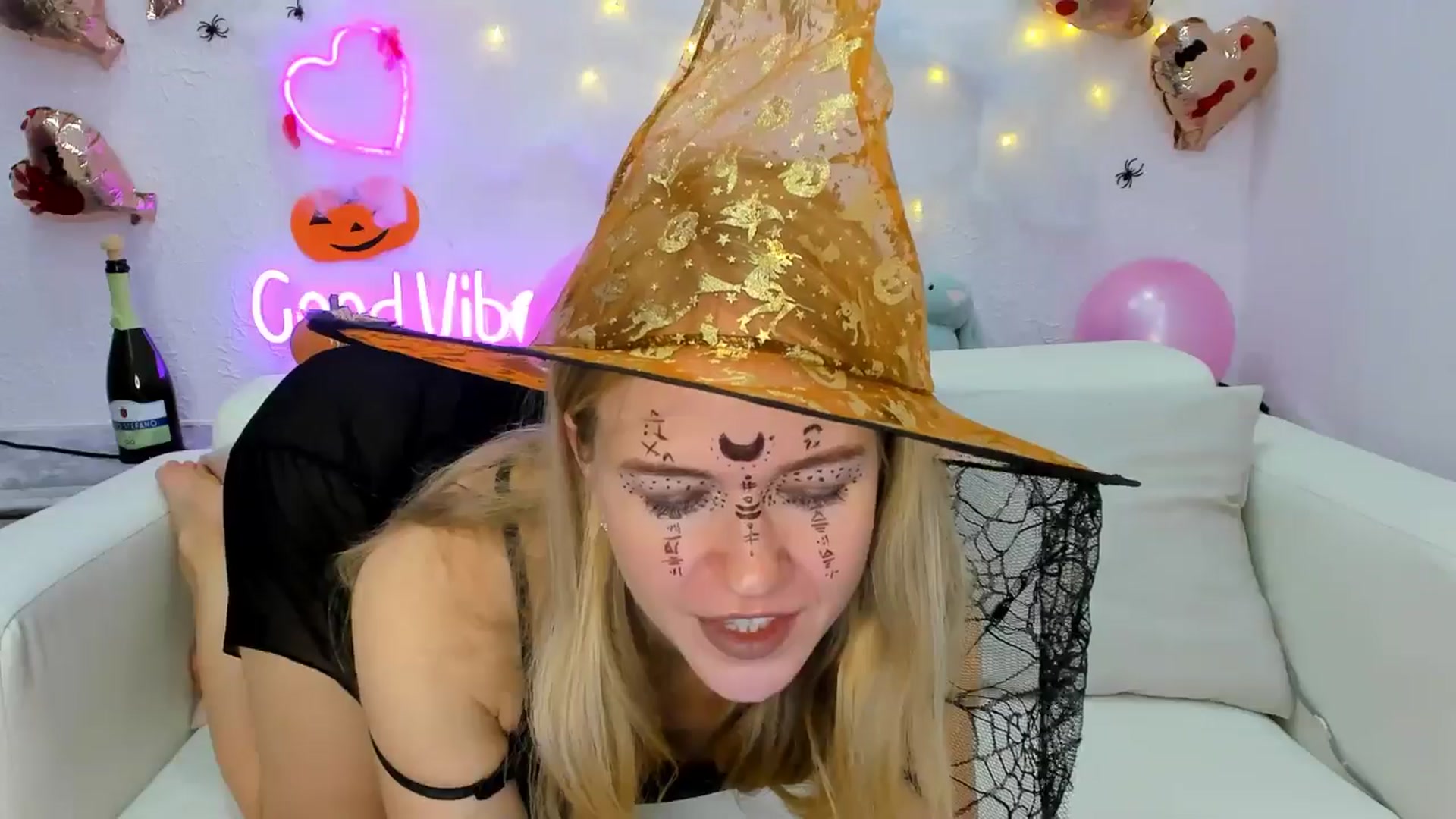 Gallery image thumbnail from Angel_Kristy's myfreecams stream on, 11/01/2024, 03:02 image 14 of 20