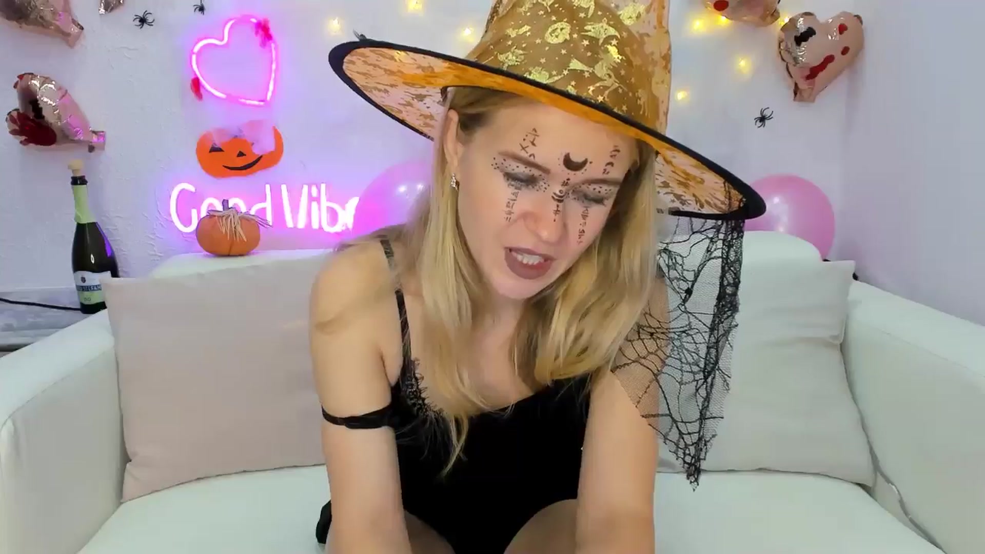 Gallery image thumbnail from Angel_Kristy's myfreecams stream on, 11/01/2024, 03:02 image 11 of 20