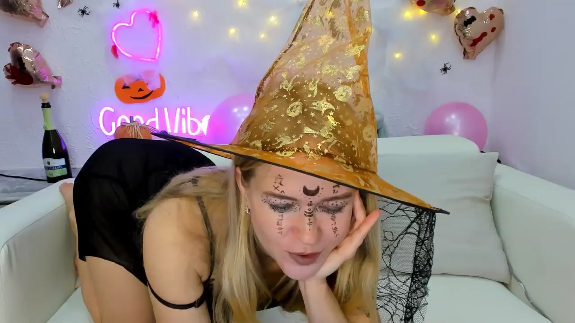 Gallery image thumbnail from Angel_Kristy's myfreecams stream on, 11/01/2024, 03:02 image 13 of 20