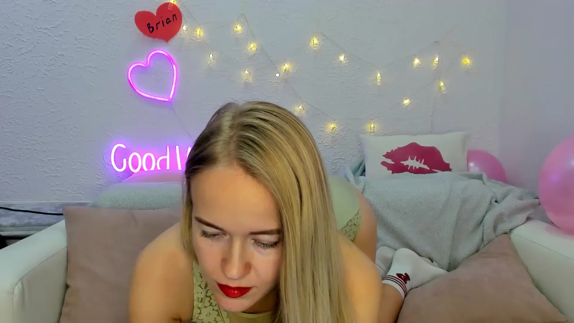 Gallery image thumbnail from Angel_Kristy's myfreecams stream on, 11/06/2024, 11:38 image 19 of 20