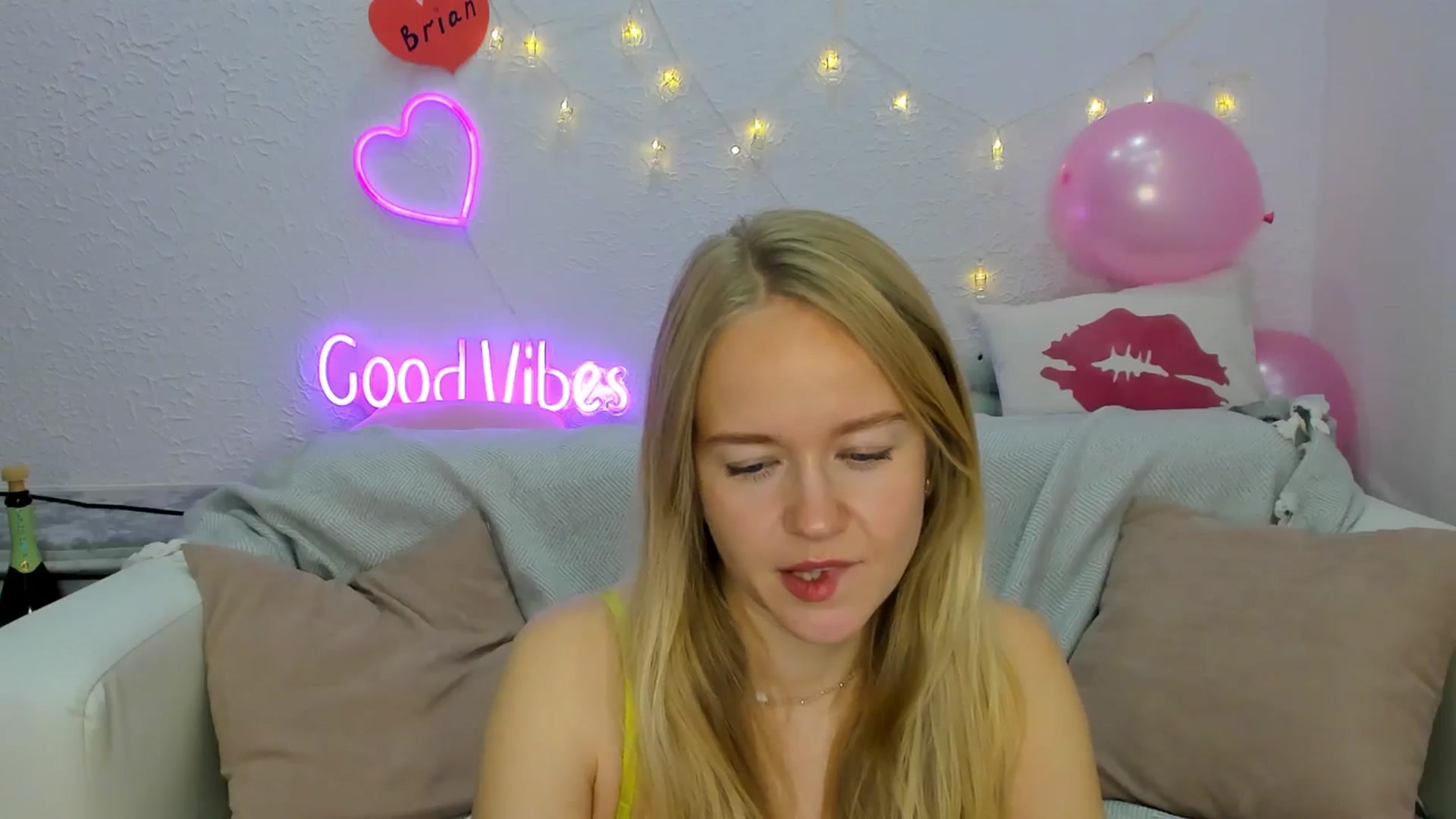 Gallery image thumbnail from Angel_Kristy's myfreecams stream on, 11/07/2024, 03:09 image 9 of 20