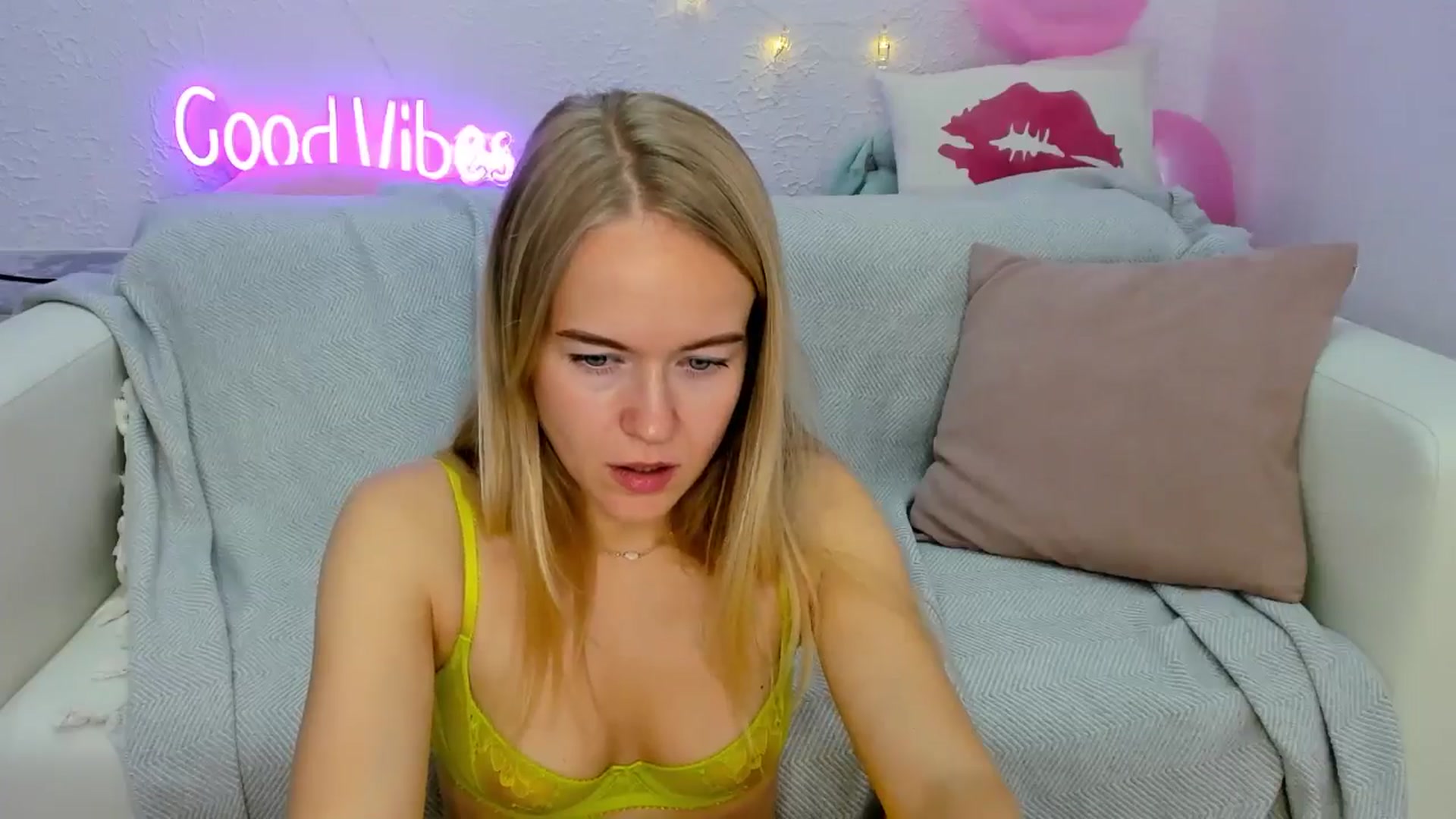 Gallery image thumbnail from Angel_Kristy's myfreecams stream on, 11/07/2024, 05:39 image 12 of 20