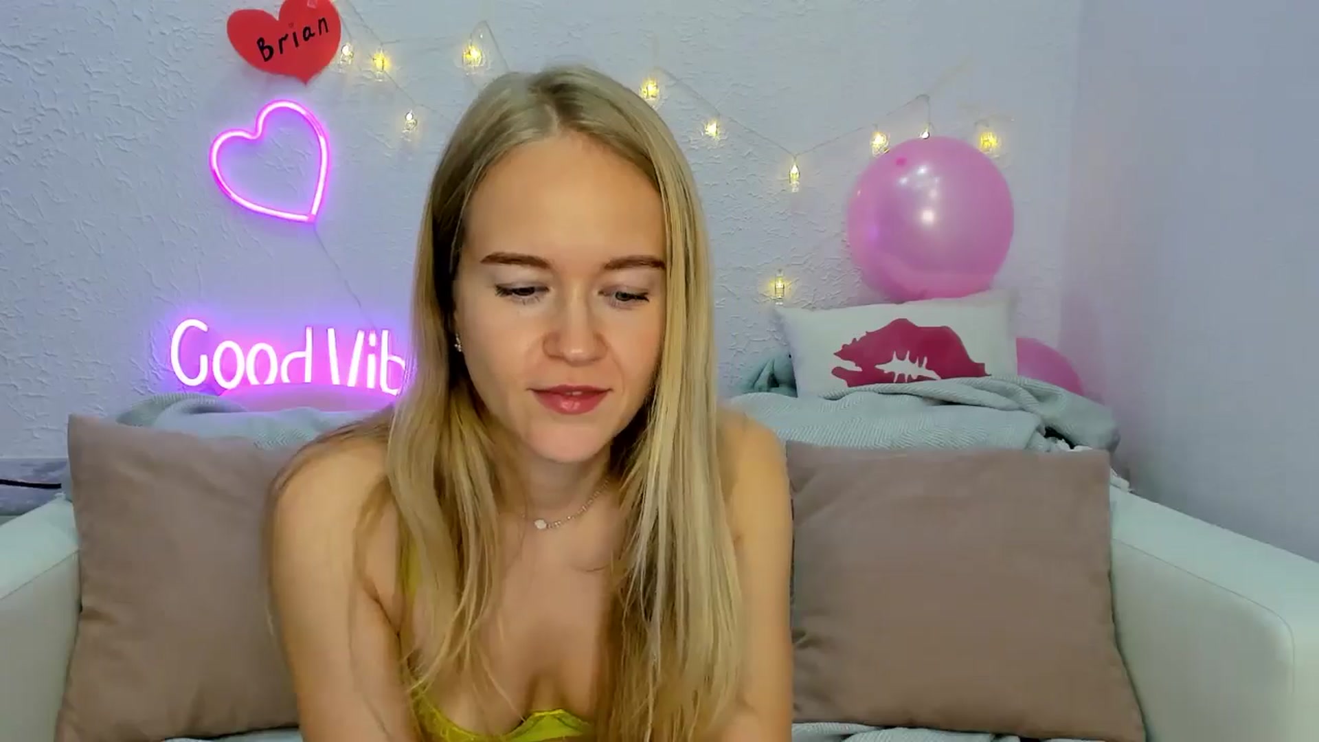 Gallery image thumbnail from Angel_Kristy's myfreecams stream on, 11/07/2024, 06:24 image 6 of 20