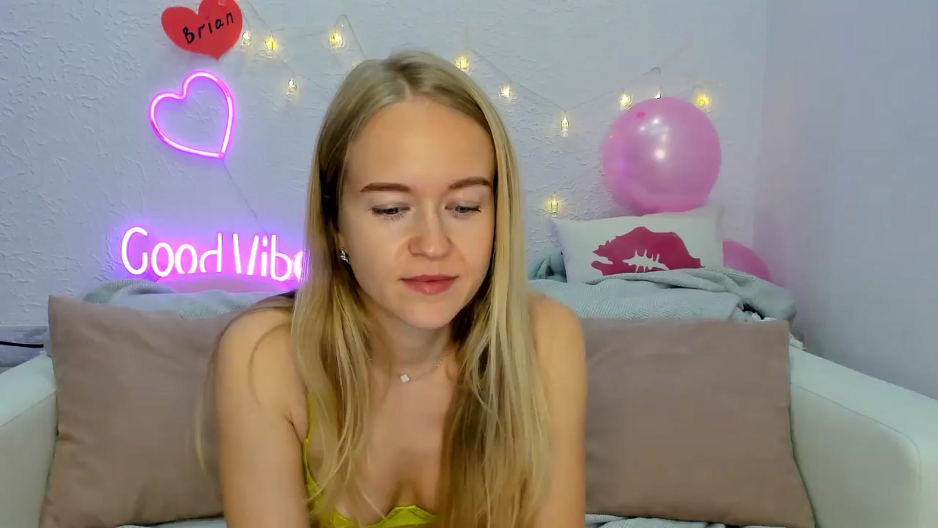 Gallery image thumbnail from Angel_Kristy's myfreecams stream on, 11/07/2024, 06:24 image 3 of 20