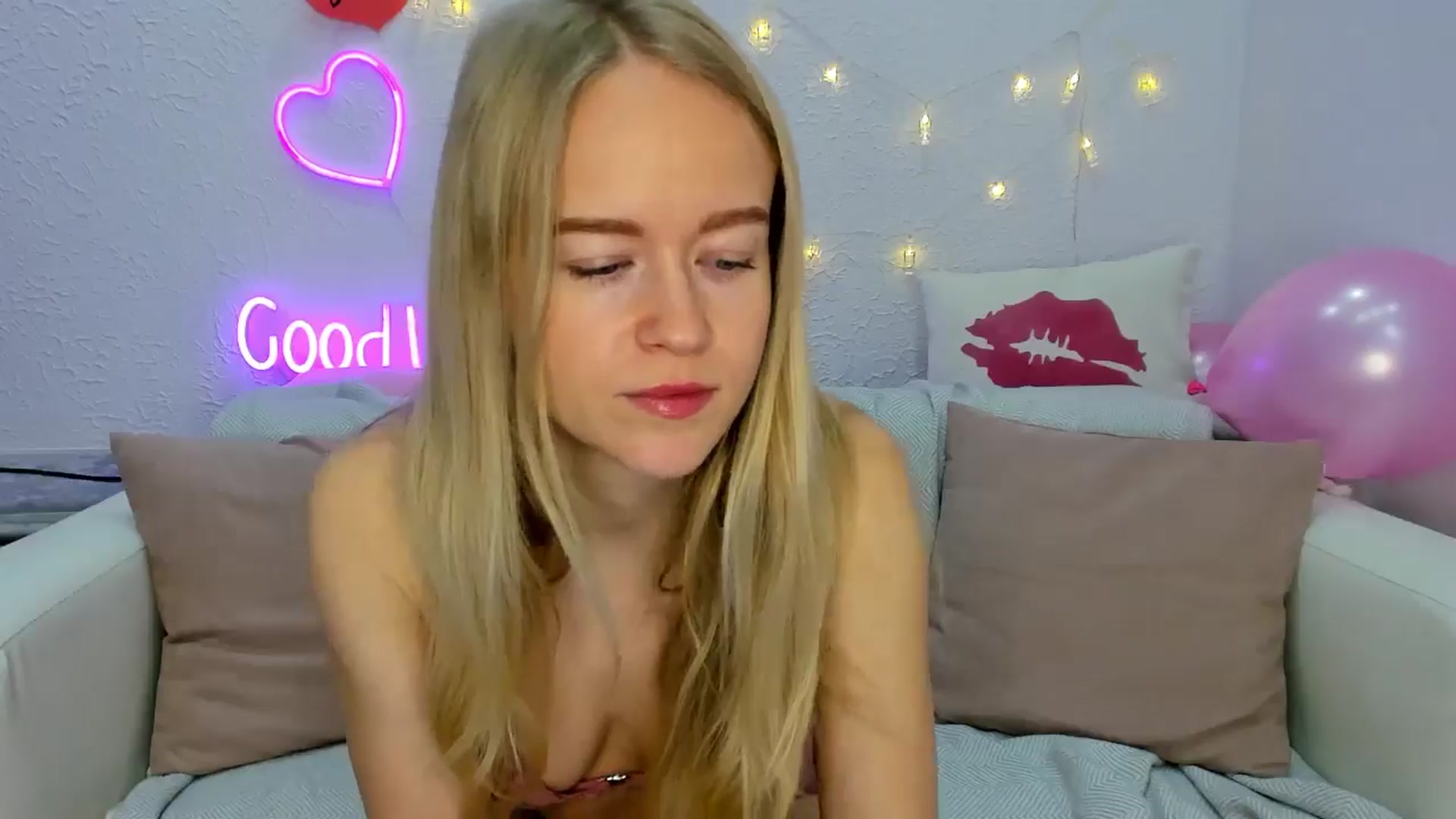 Gallery image thumbnail from Angel_Kristy's myfreecams stream on, 11/11/2024, 02:53 image 10 of 20
