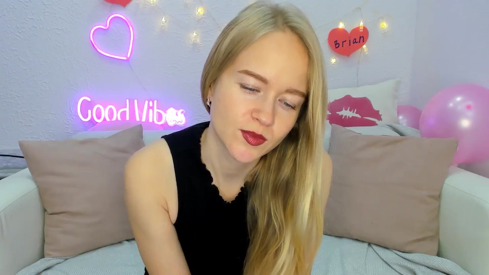 Gallery image thumbnail from Angel_Kristy's myfreecams stream on, 11/11/2024, 03:53 image 20 of 20