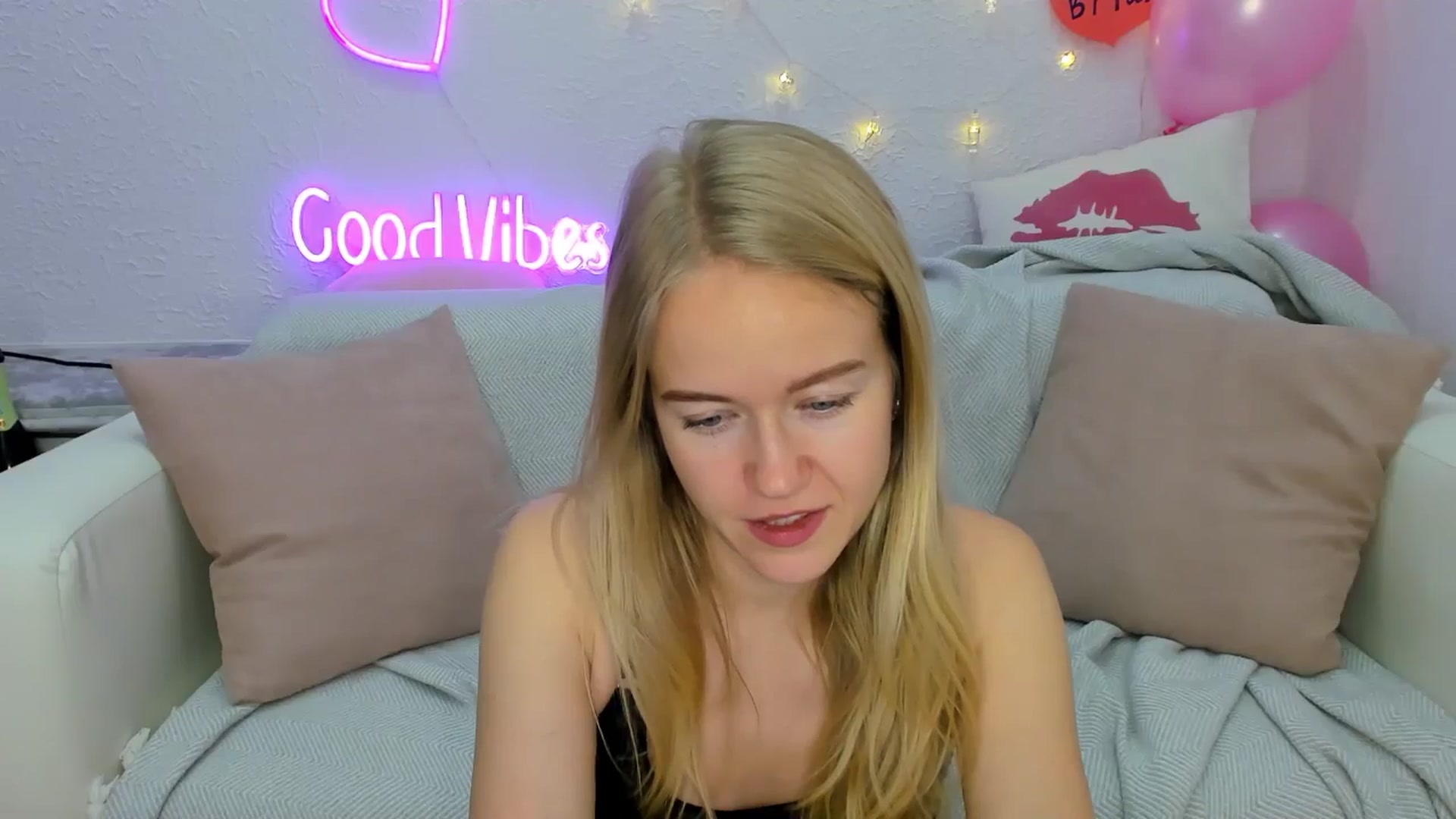 Gallery image thumbnail from Angel_Kristy's myfreecams stream on, 11/11/2024, 06:57 image 16 of 20