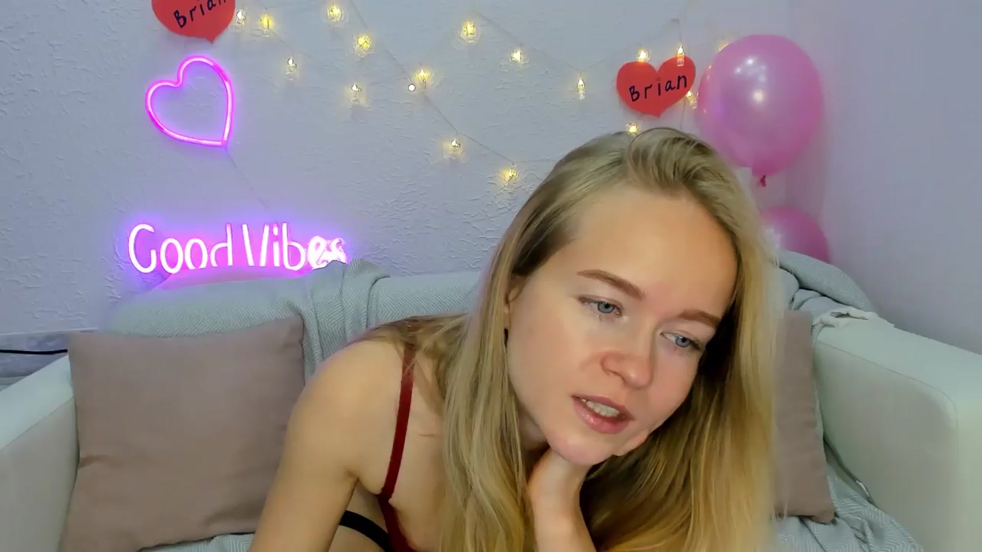 Gallery image thumbnail from Angel_Kristy's myfreecams stream on, 11/12/2024, 02:57 image 11 of 20