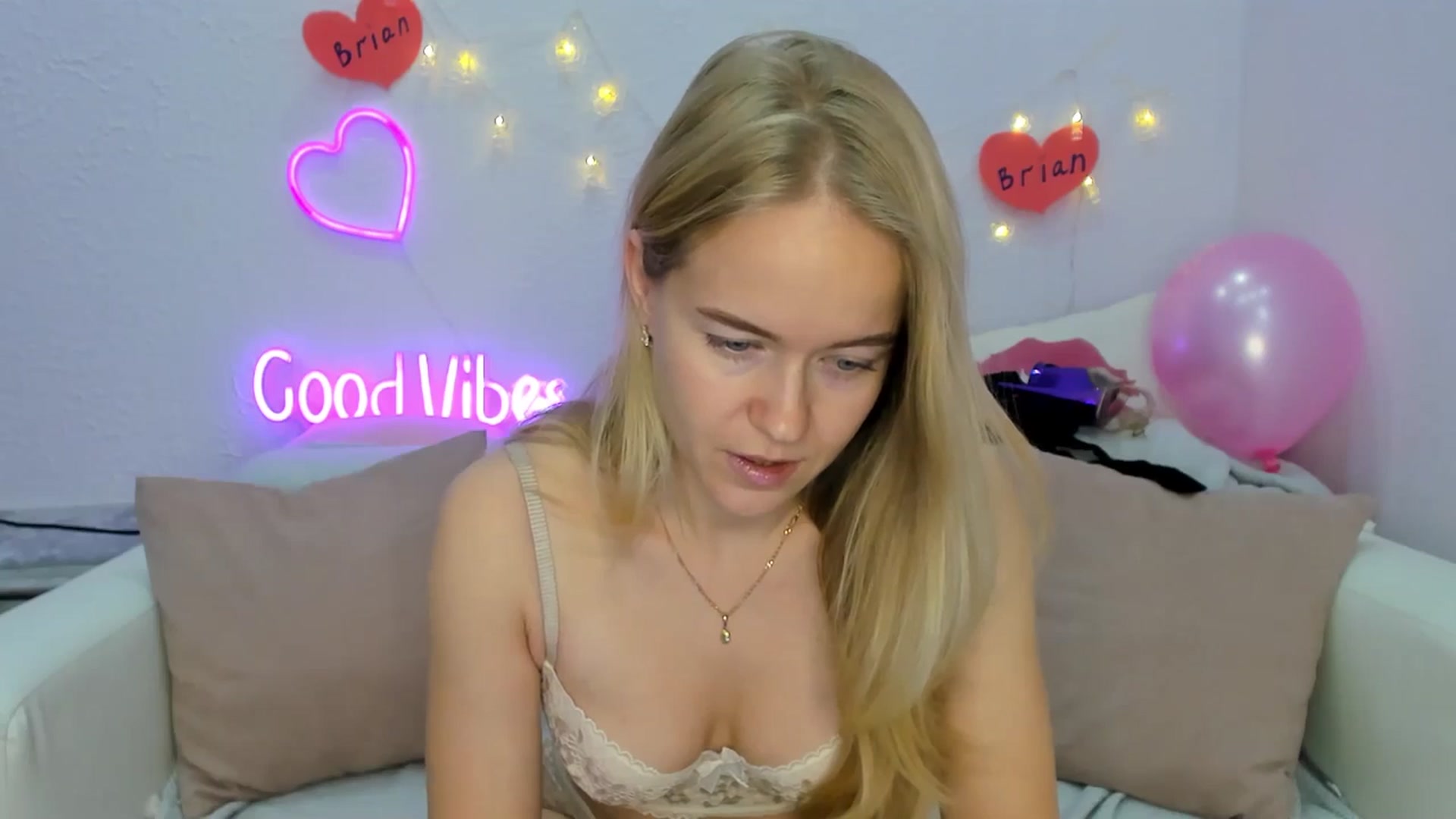 Gallery image thumbnail from Angel_Kristy's myfreecams stream on, 11/12/2024, 05:53 image 13 of 20