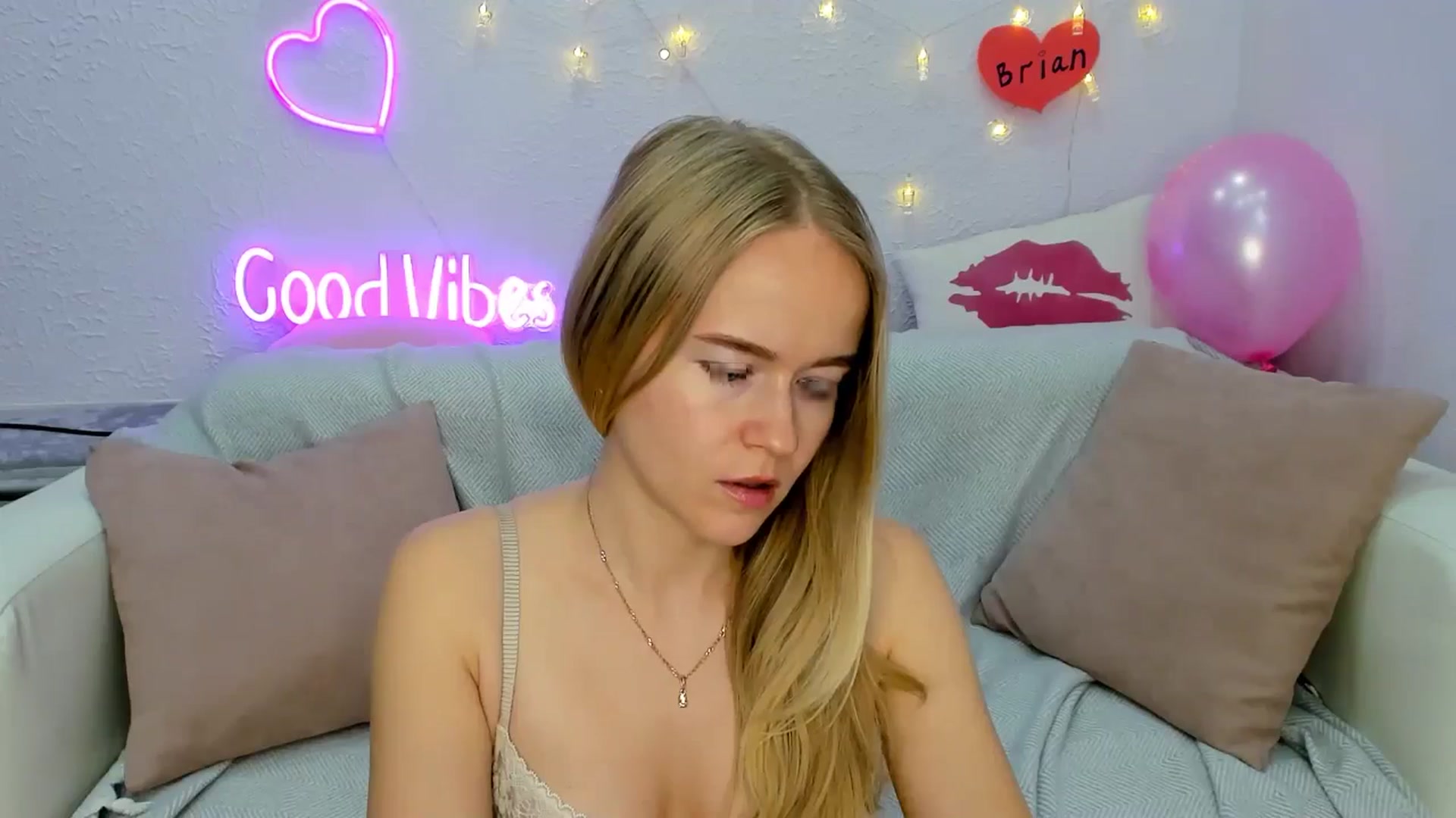 Gallery image thumbnail from Angel_Kristy's myfreecams stream on, 11/12/2024, 06:40 image 6 of 20