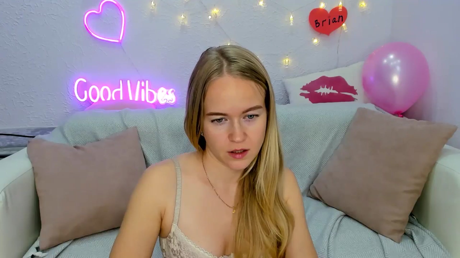 Gallery image thumbnail from Angel_Kristy's myfreecams stream on, 11/12/2024, 06:40 image 12 of 20