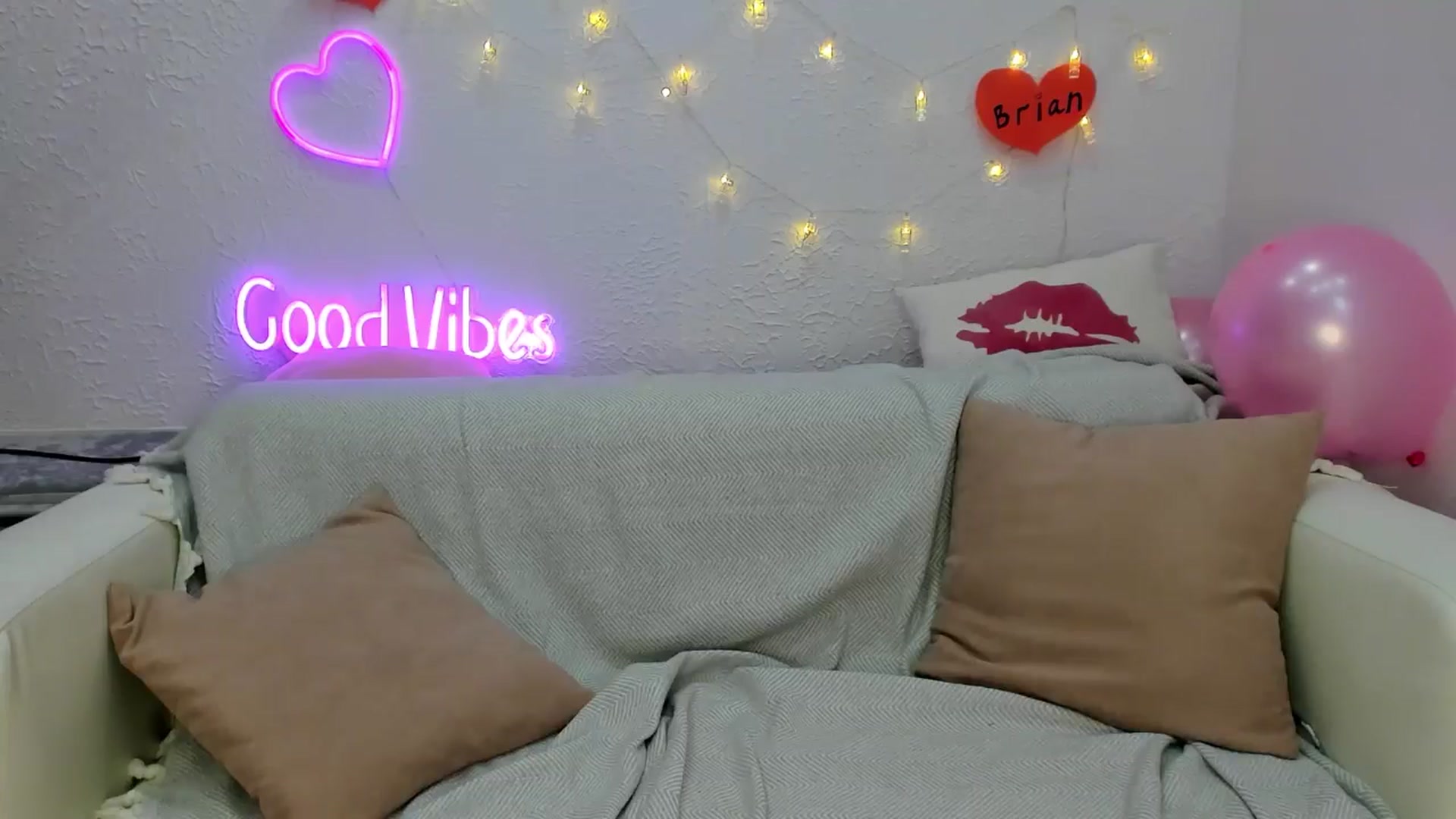 Gallery image thumbnail from Angel_Kristy's myfreecams stream on, 11/15/2024, 02:09 image 12 of 20