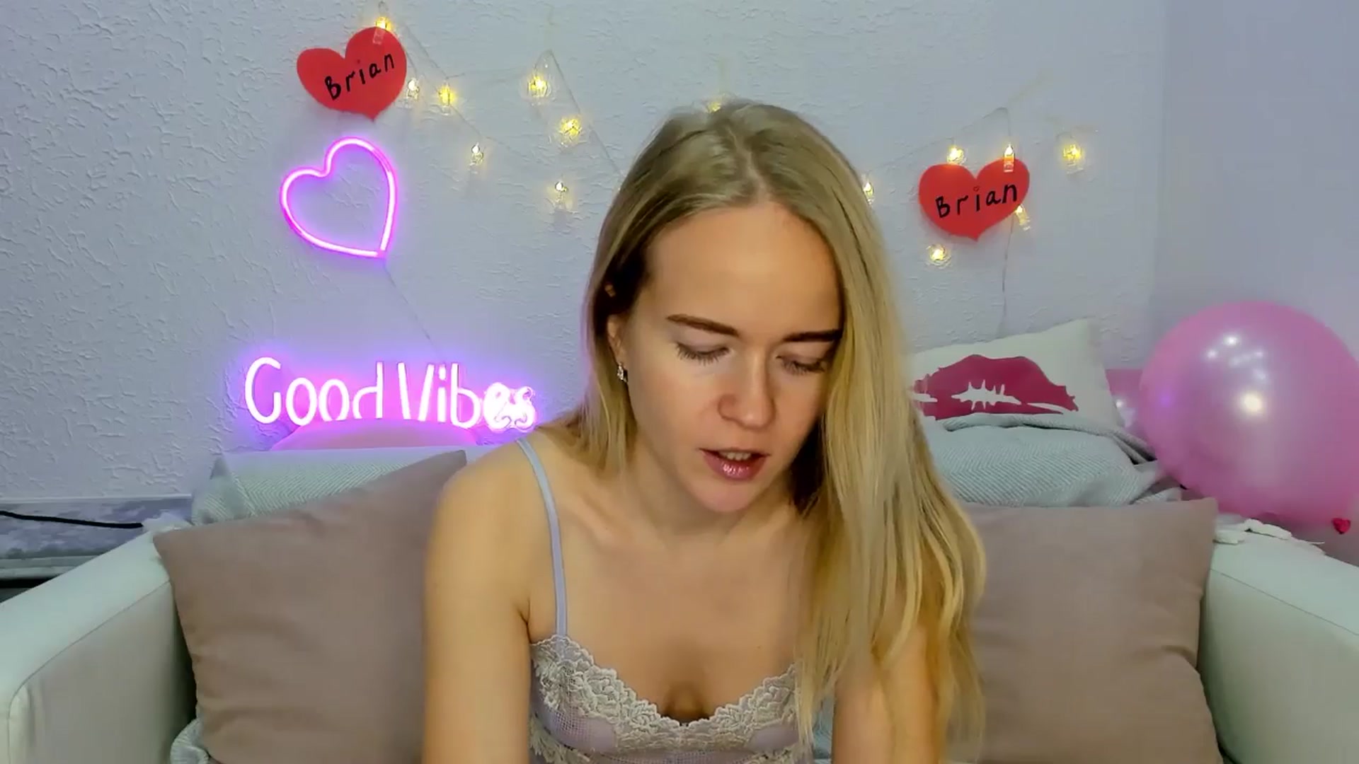 Gallery image thumbnail from Angel_Kristy's myfreecams stream on, 11/15/2024, 03:32 image 5 of 20