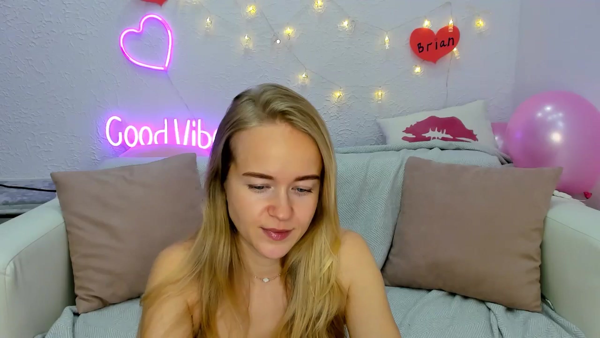 Gallery image thumbnail from Angel_Kristy's myfreecams stream on, 11/15/2024, 04:52 image 12 of 20